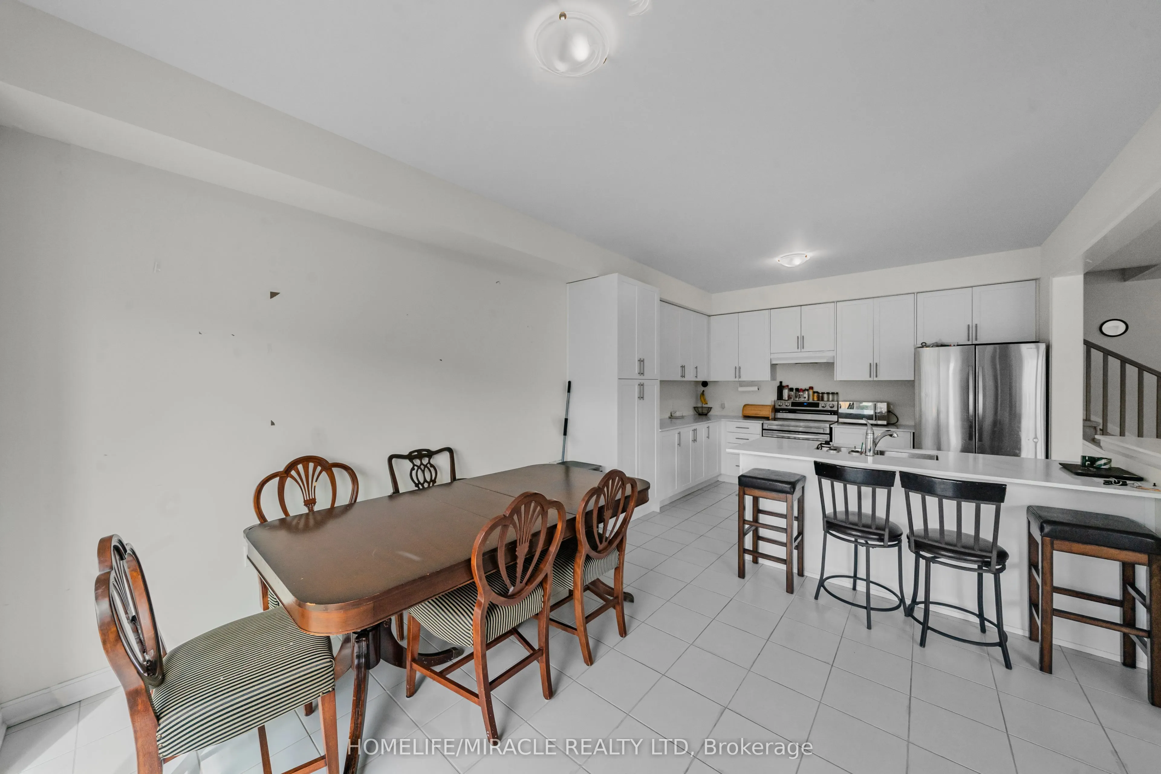 121 Oakmont Drive