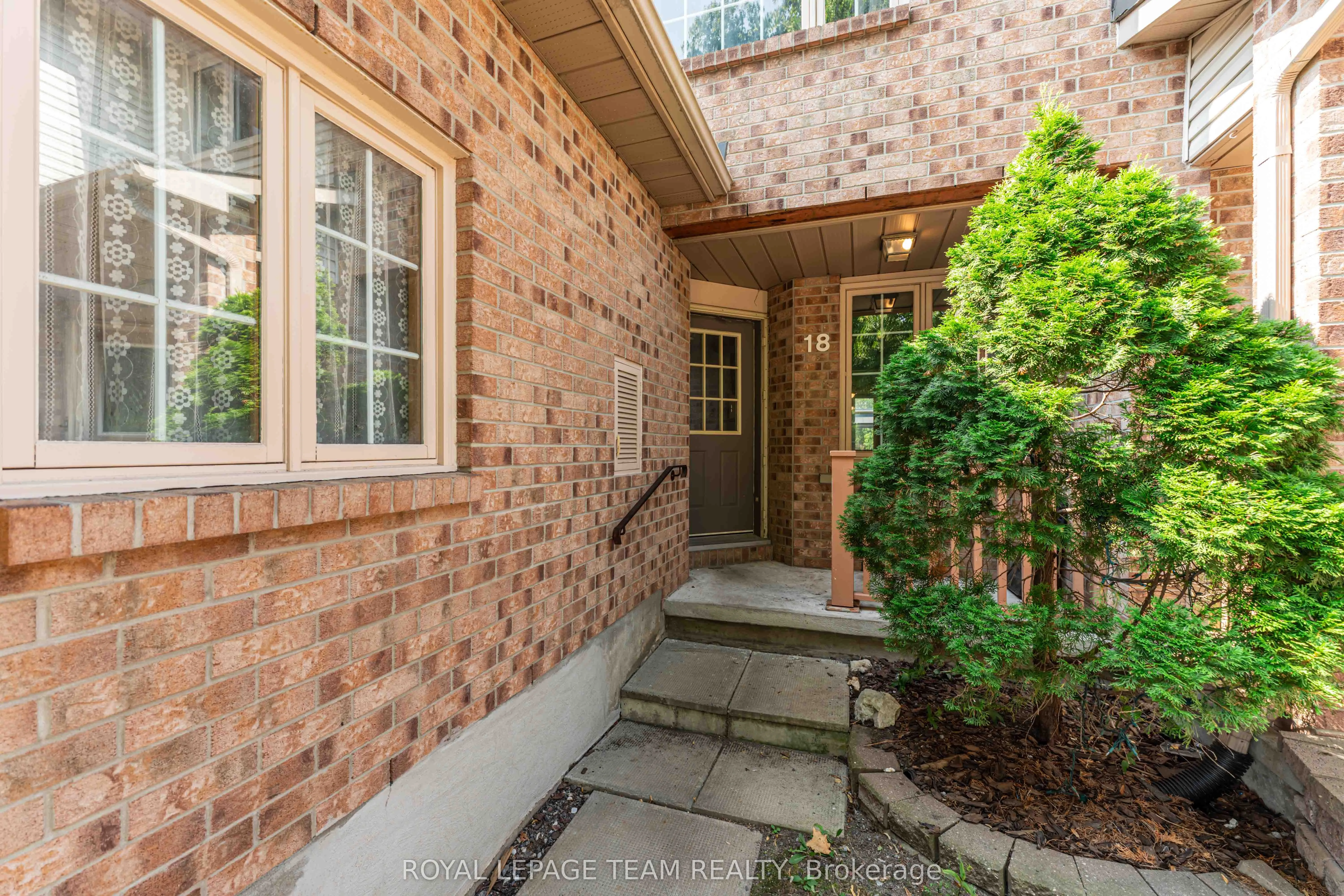 18 Ravenscroft Court