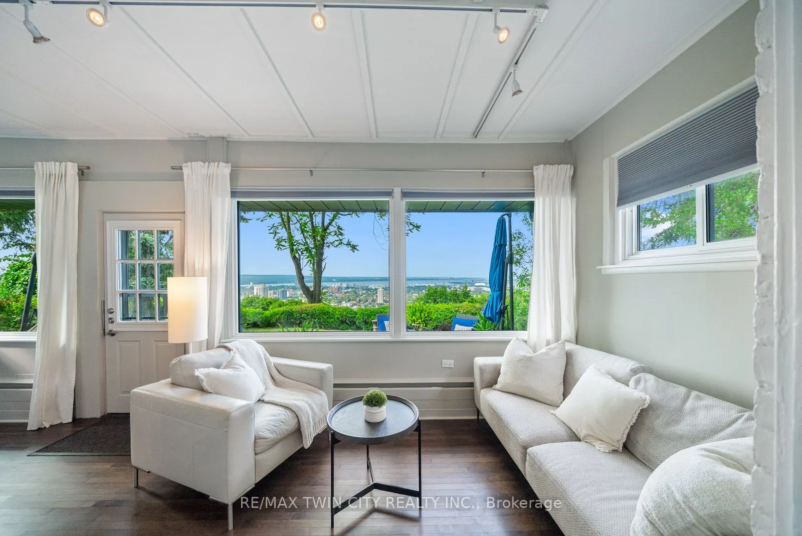 47 Mountain Park Avenue