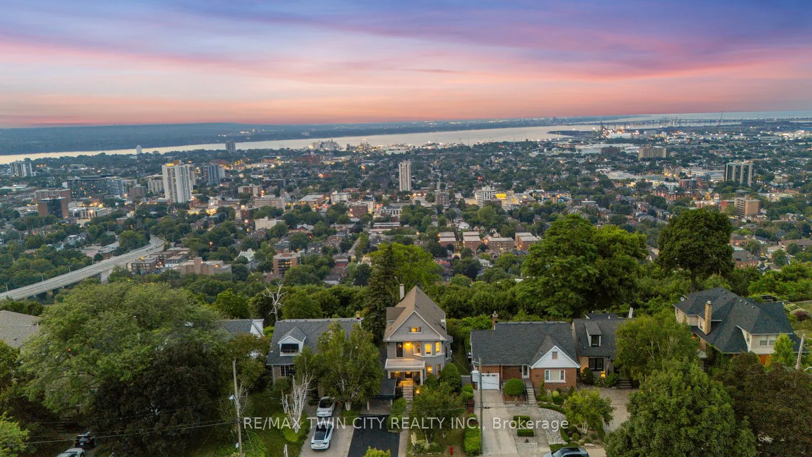 47 Mountain Park Avenue