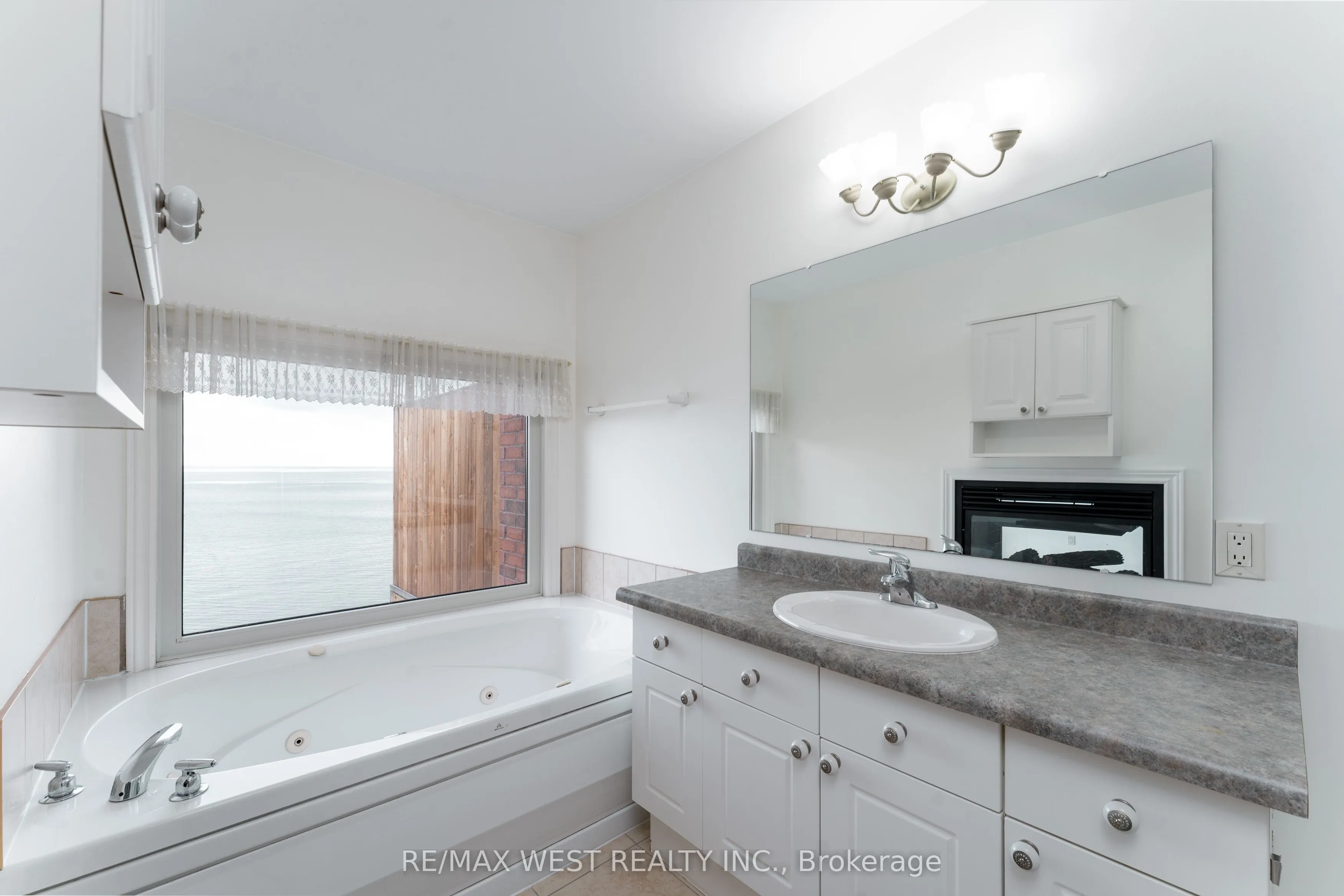 114 Brown Street, #3