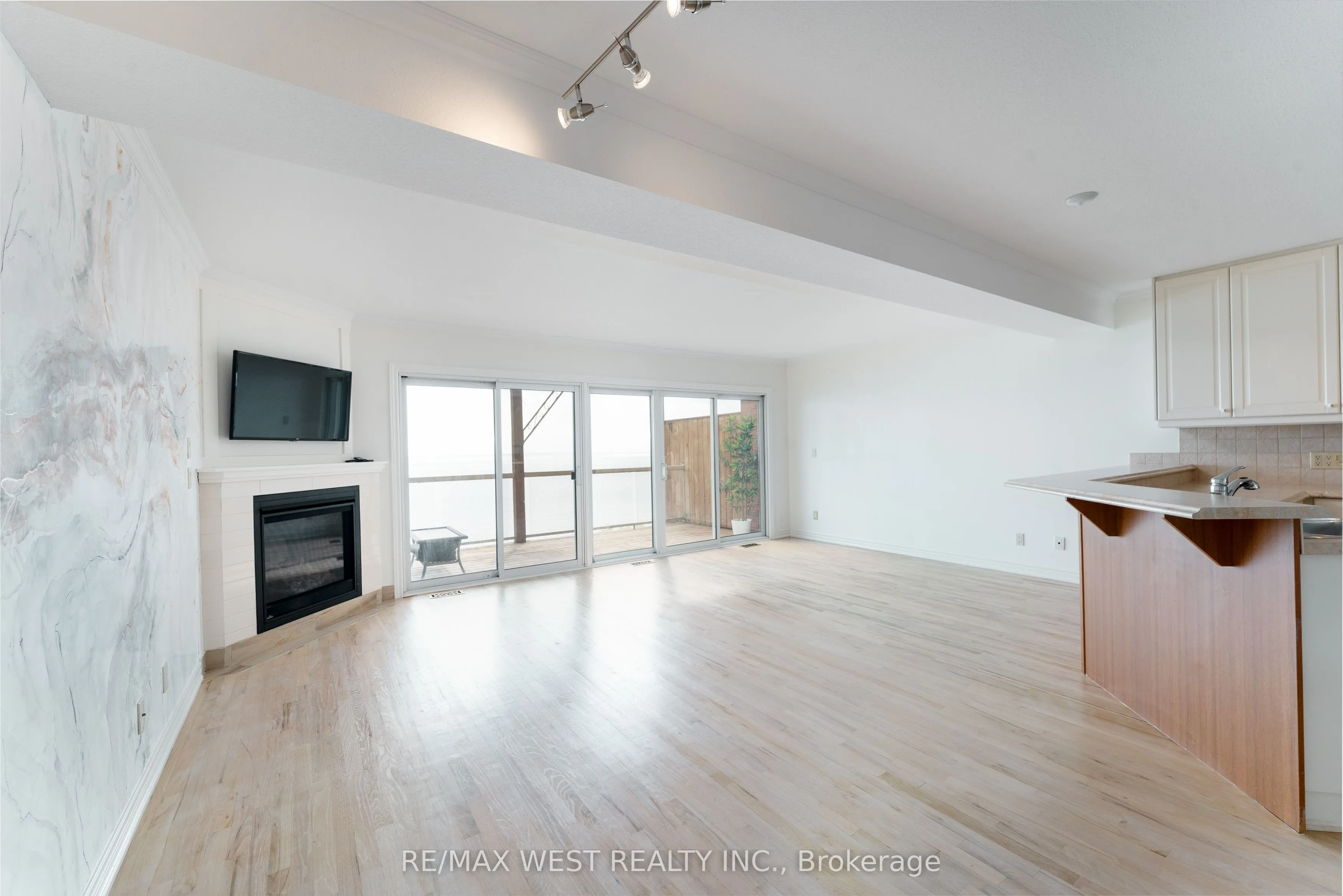 114 Brown Street, #3