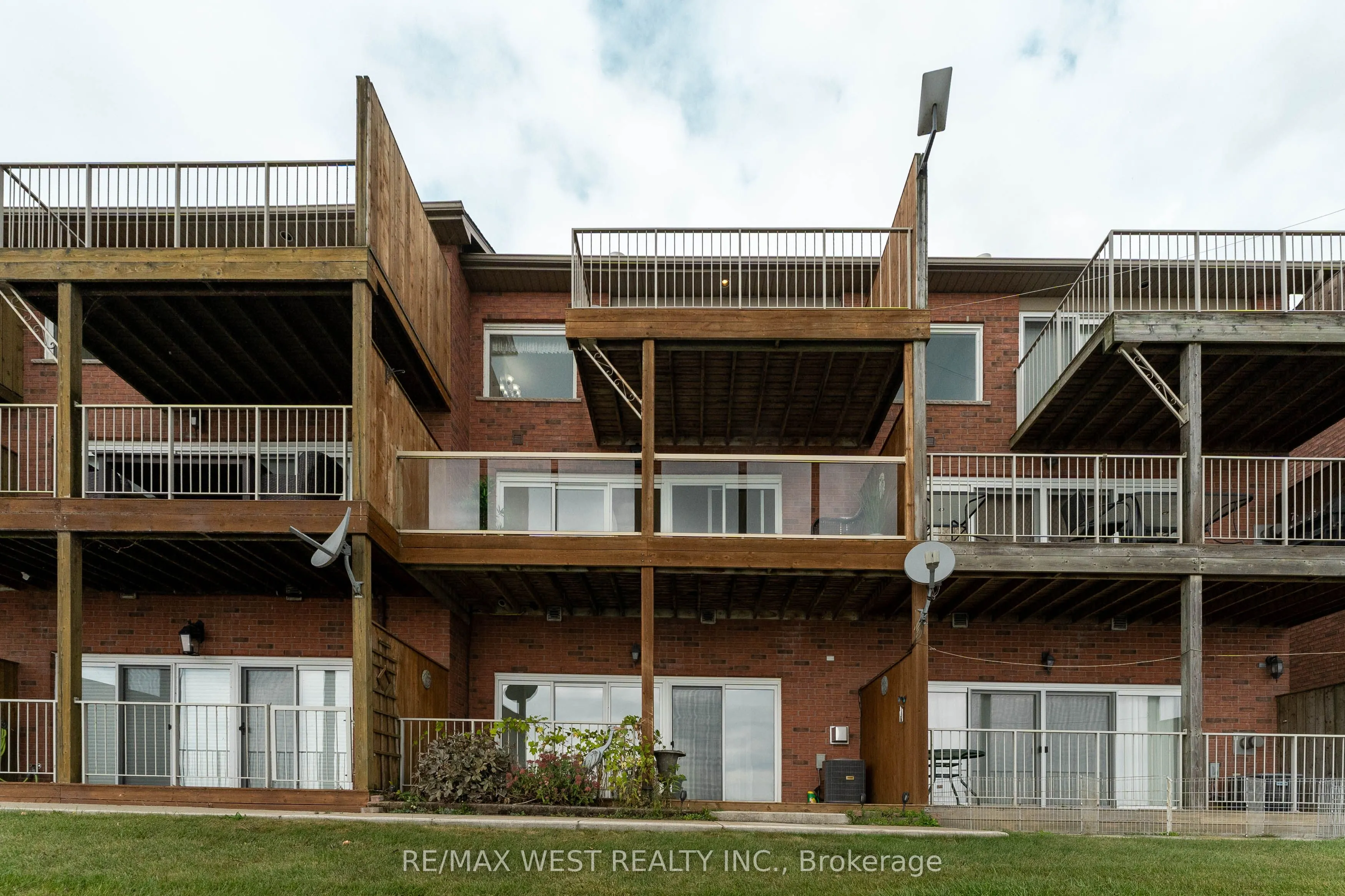 114 Brown Street, #3