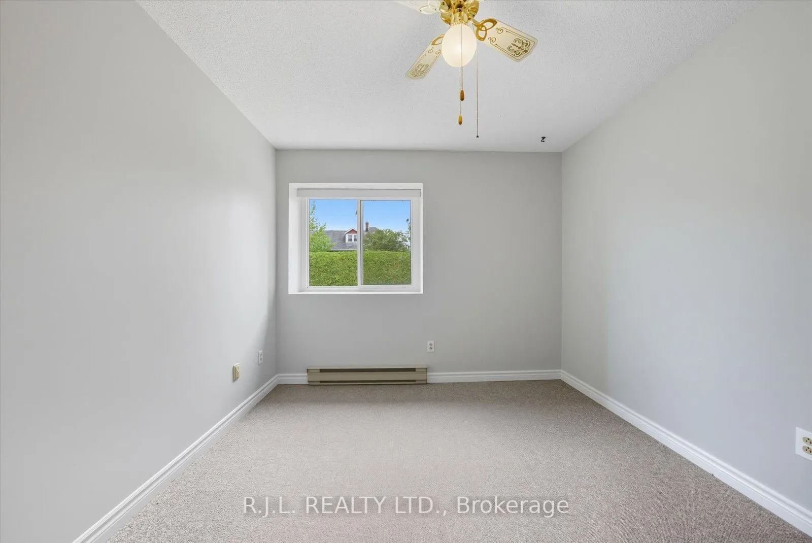 475 Parkhill Road W, #101