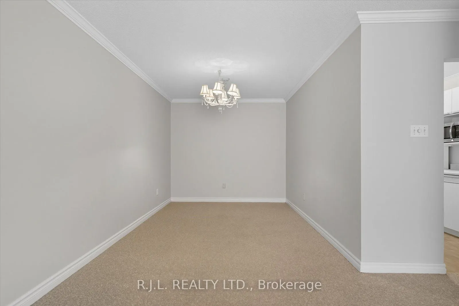 475 Parkhill Road W, #101