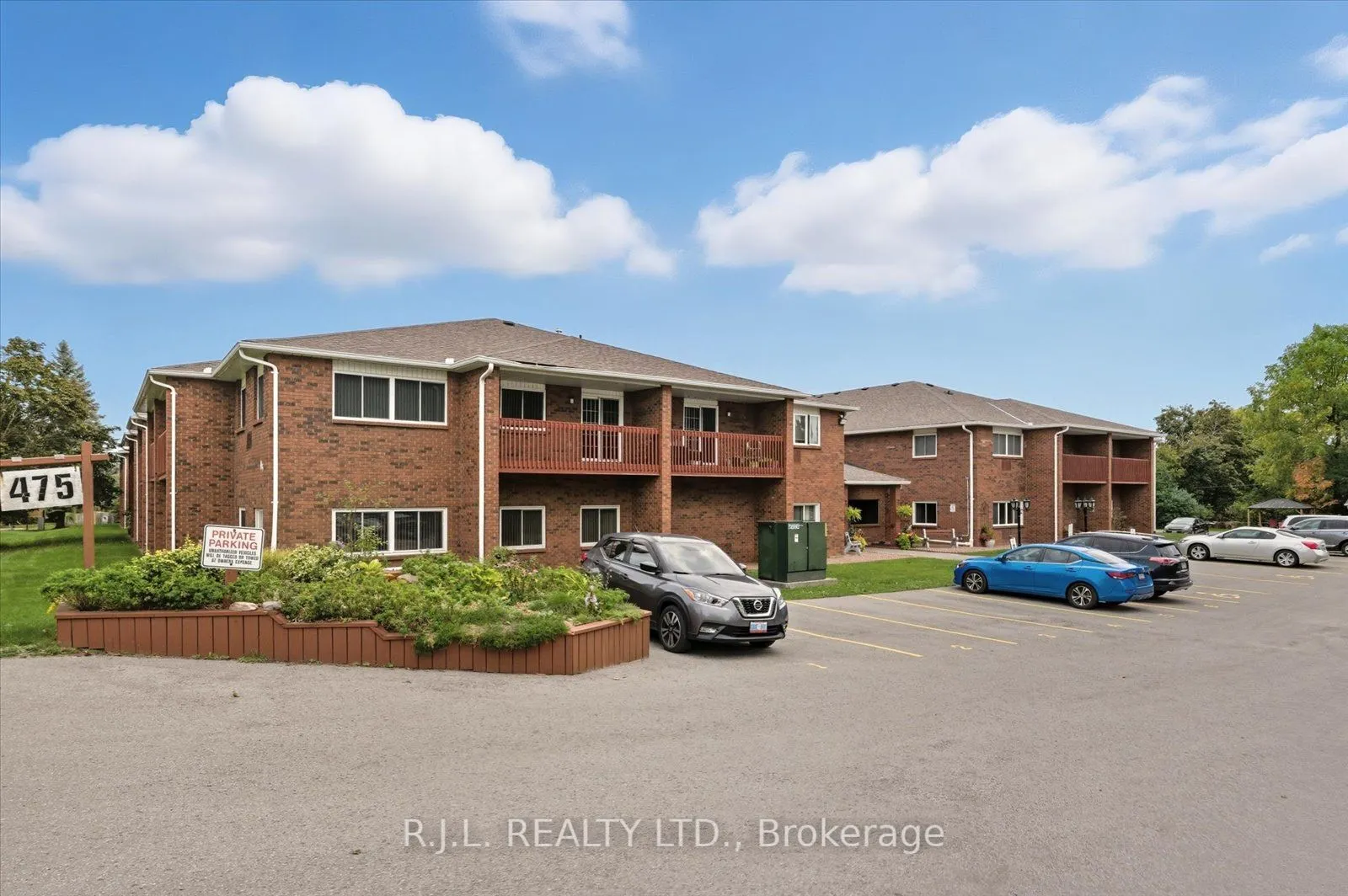 475 Parkhill Road W, #101