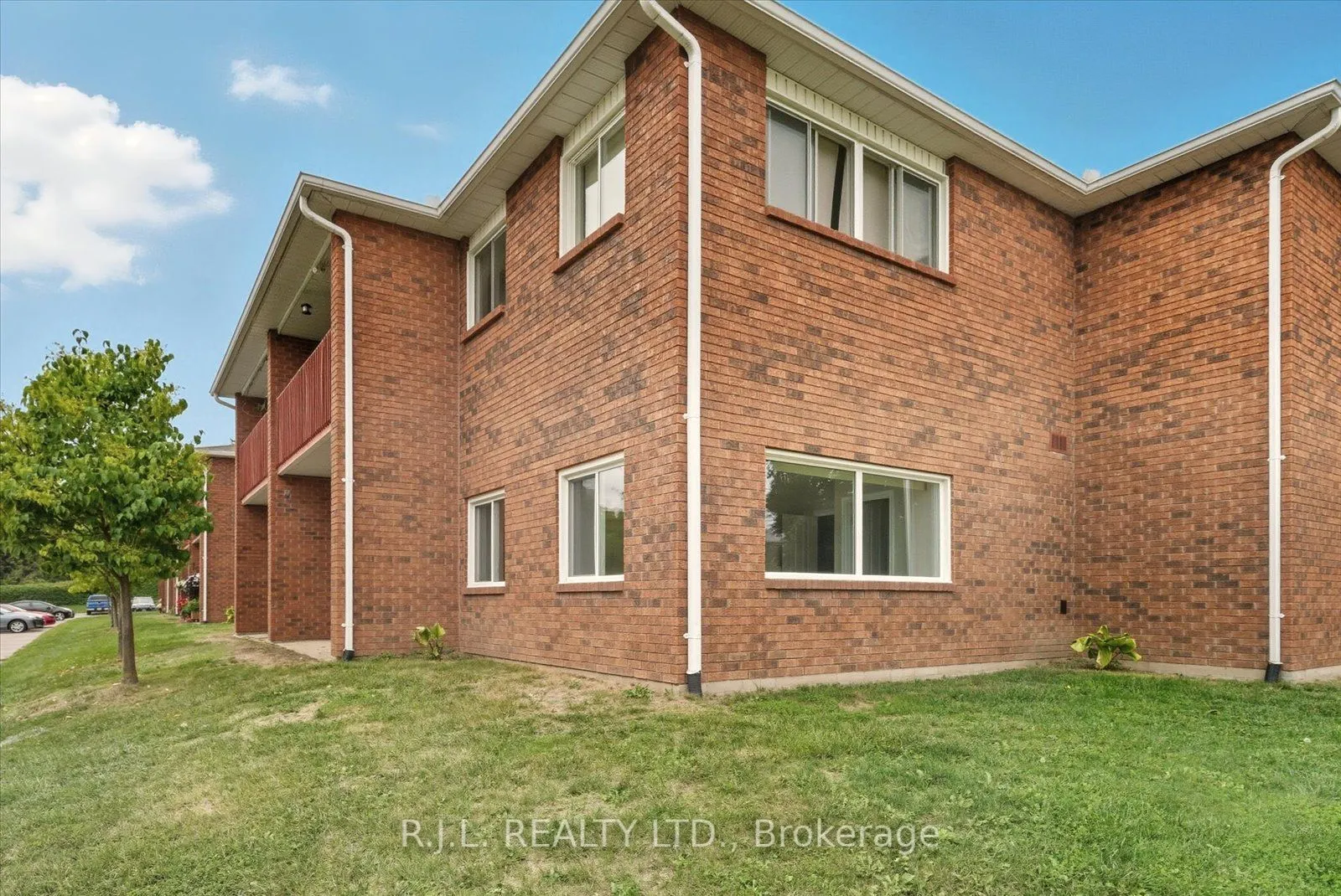 475 Parkhill Road W, #101