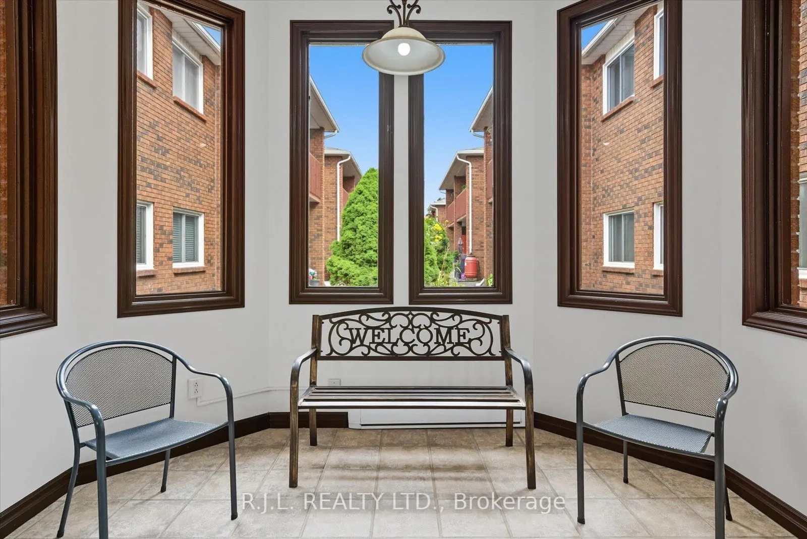 475 Parkhill Road W, #101