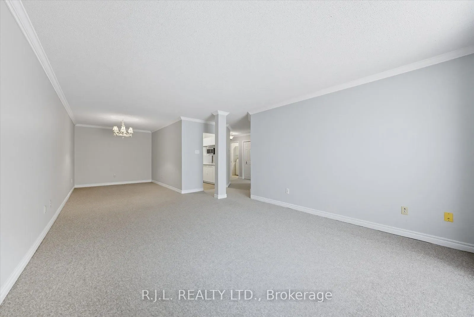 475 Parkhill Road W, #101