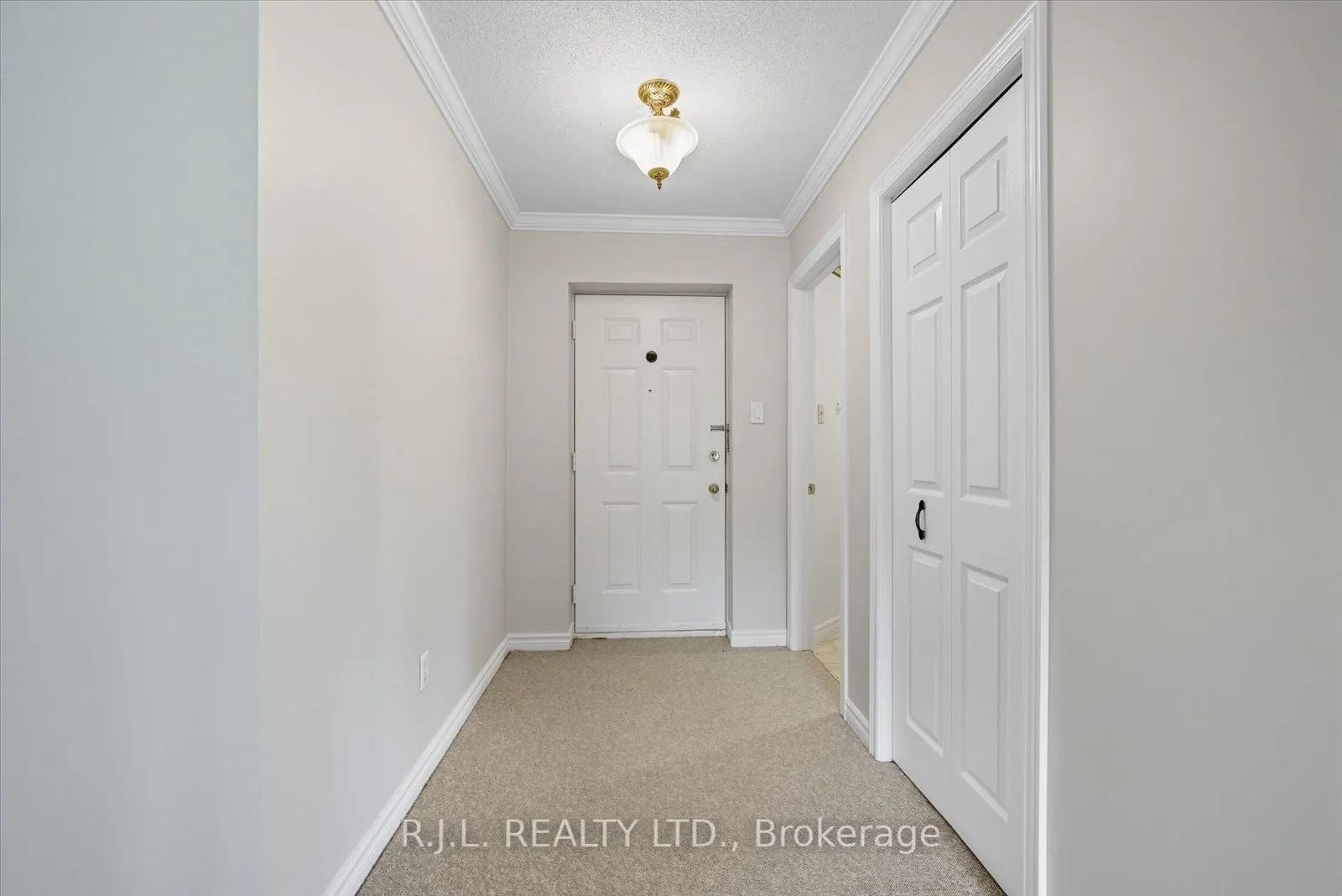 475 Parkhill Road W, #101