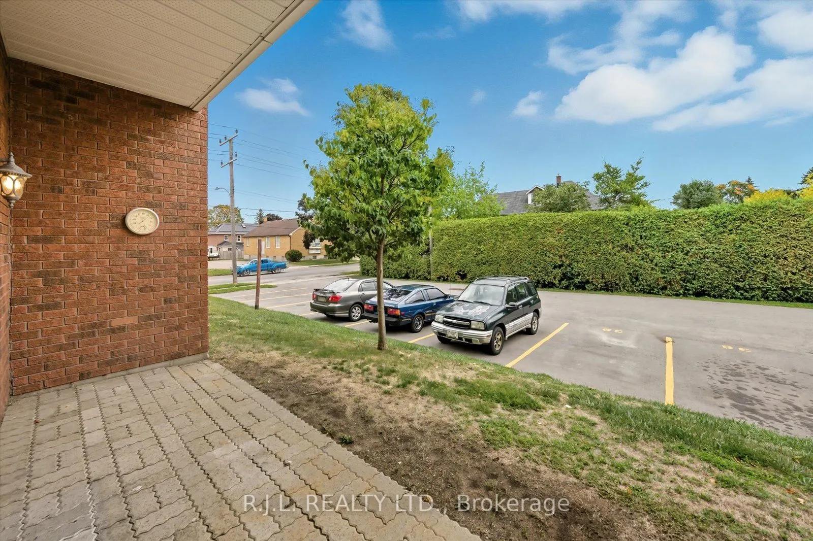 475 Parkhill Road W, #101