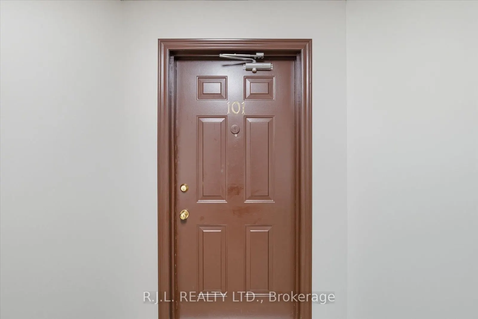 475 Parkhill Road W, #101