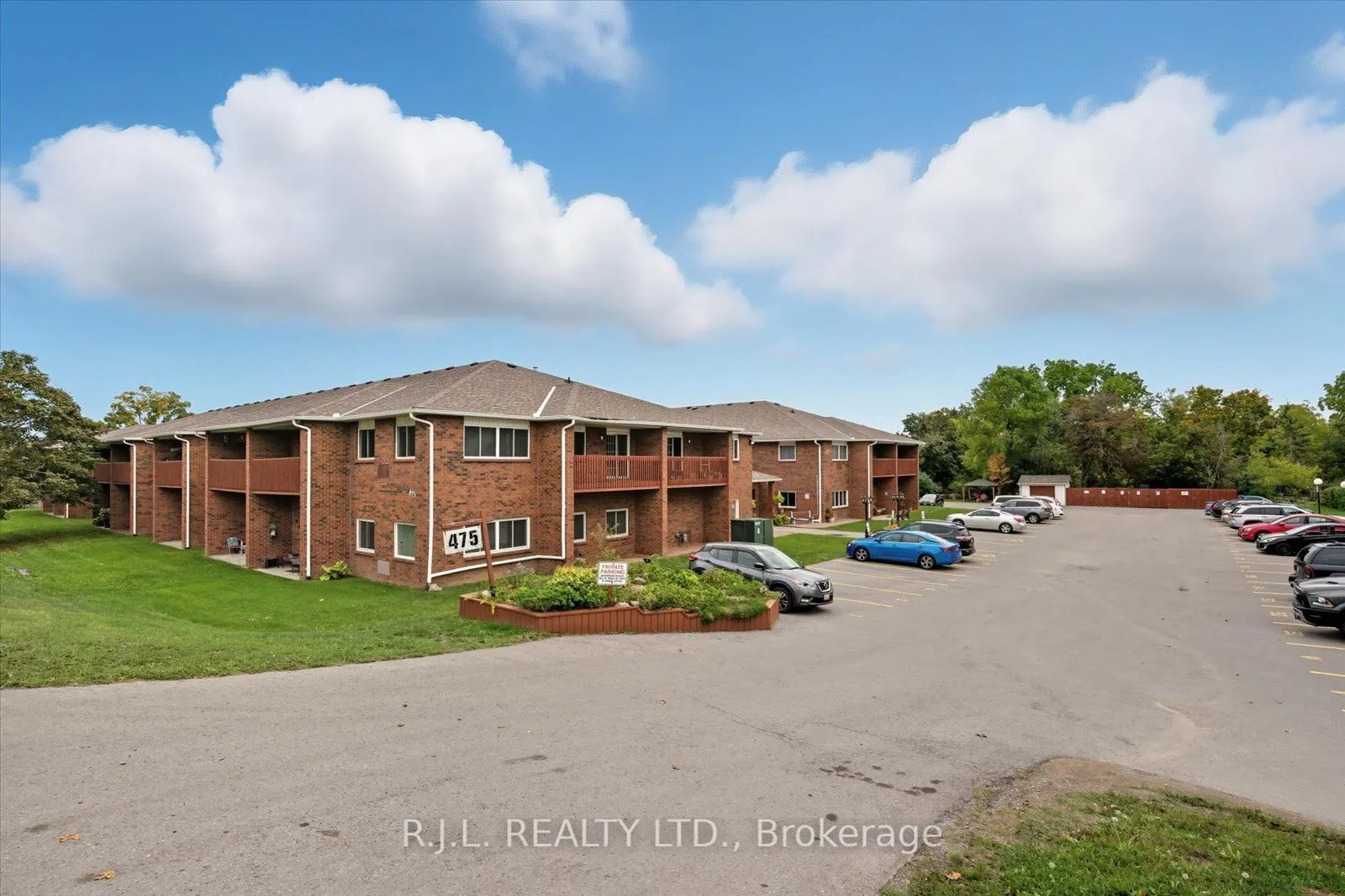 475 Parkhill Road W, #101
