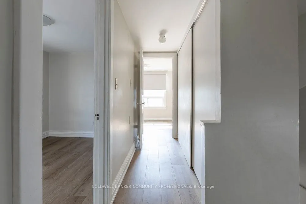 233 Glendale Avenue N