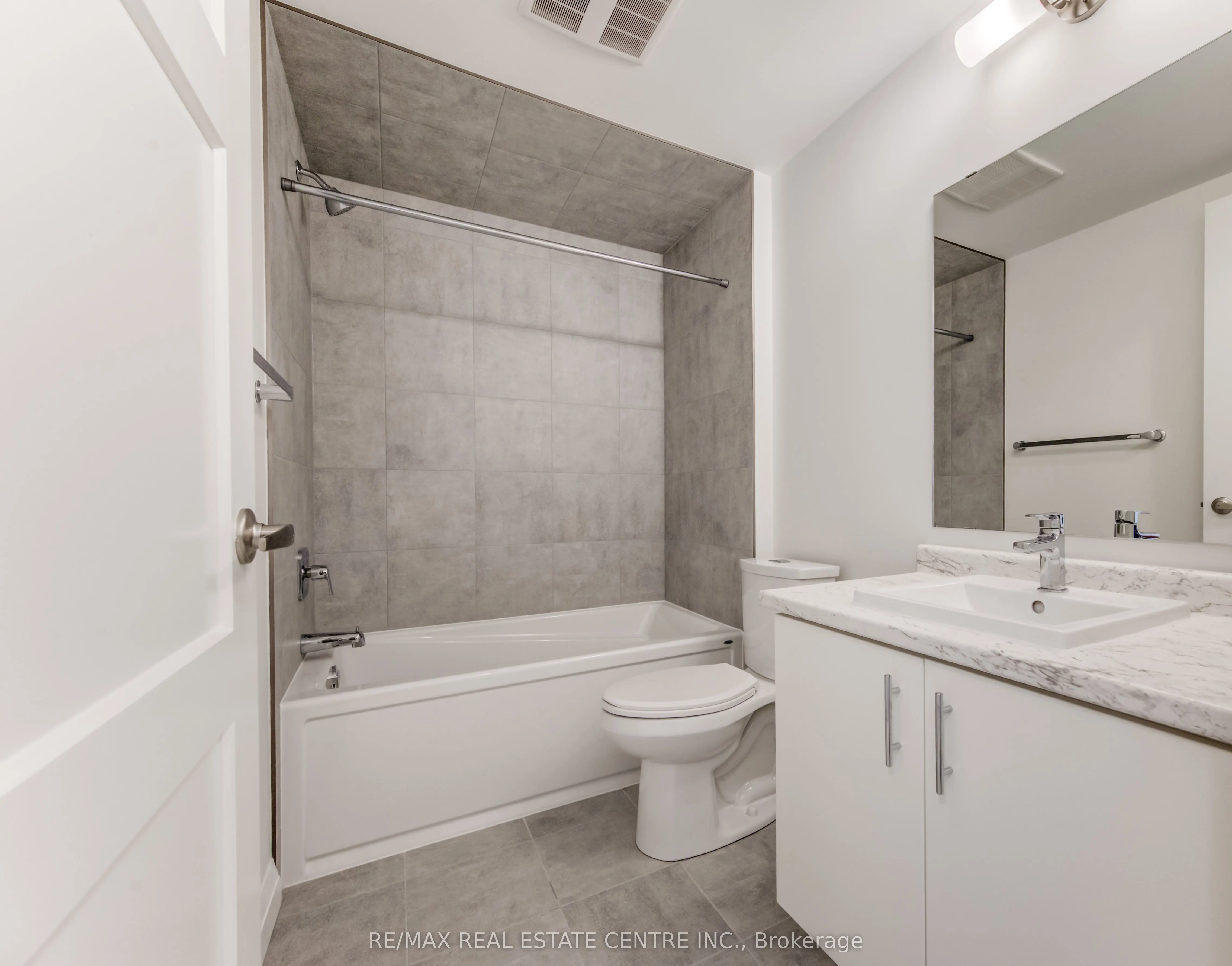 93 Arthur Street S, #1003