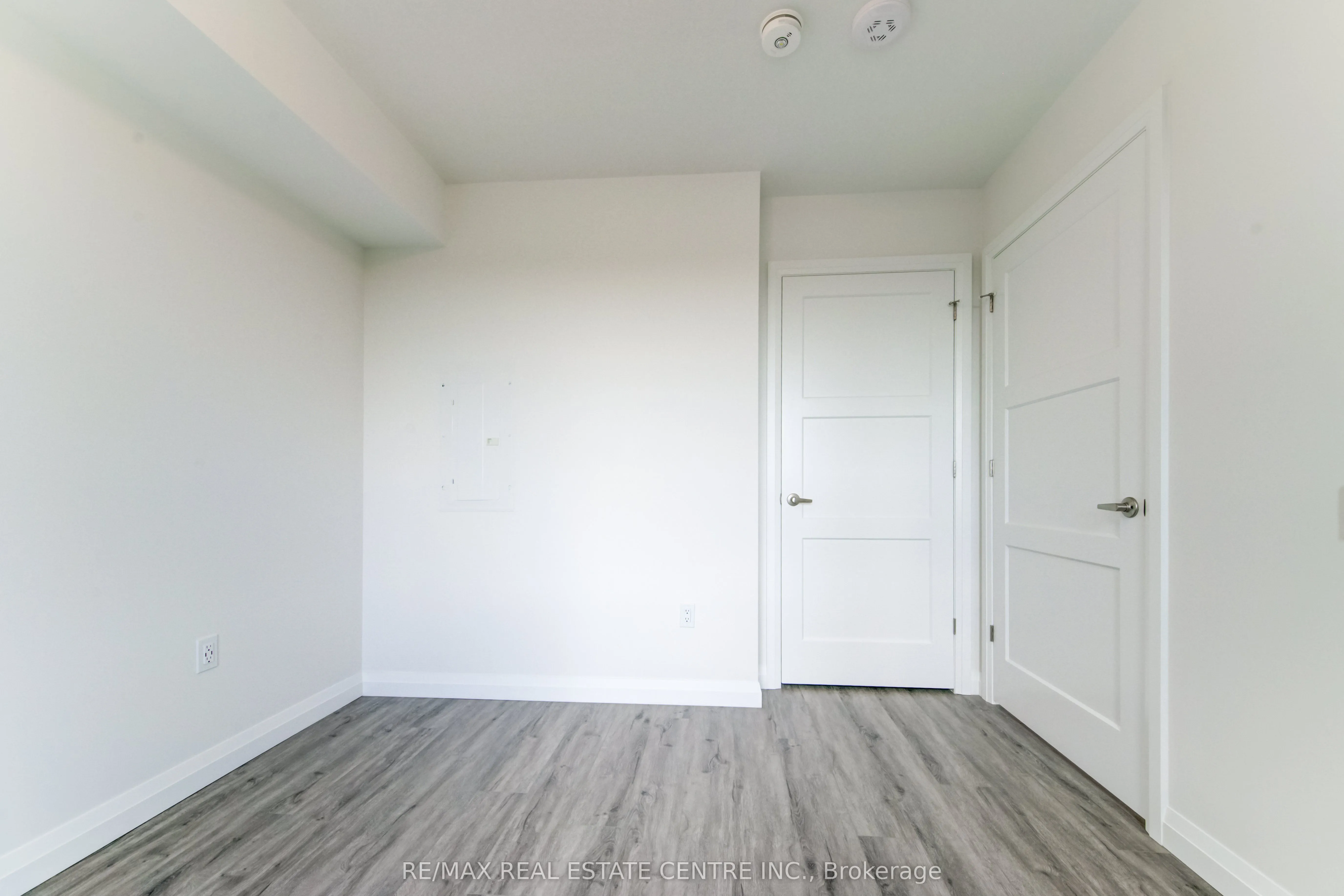 93 Arthur Street S, #1003