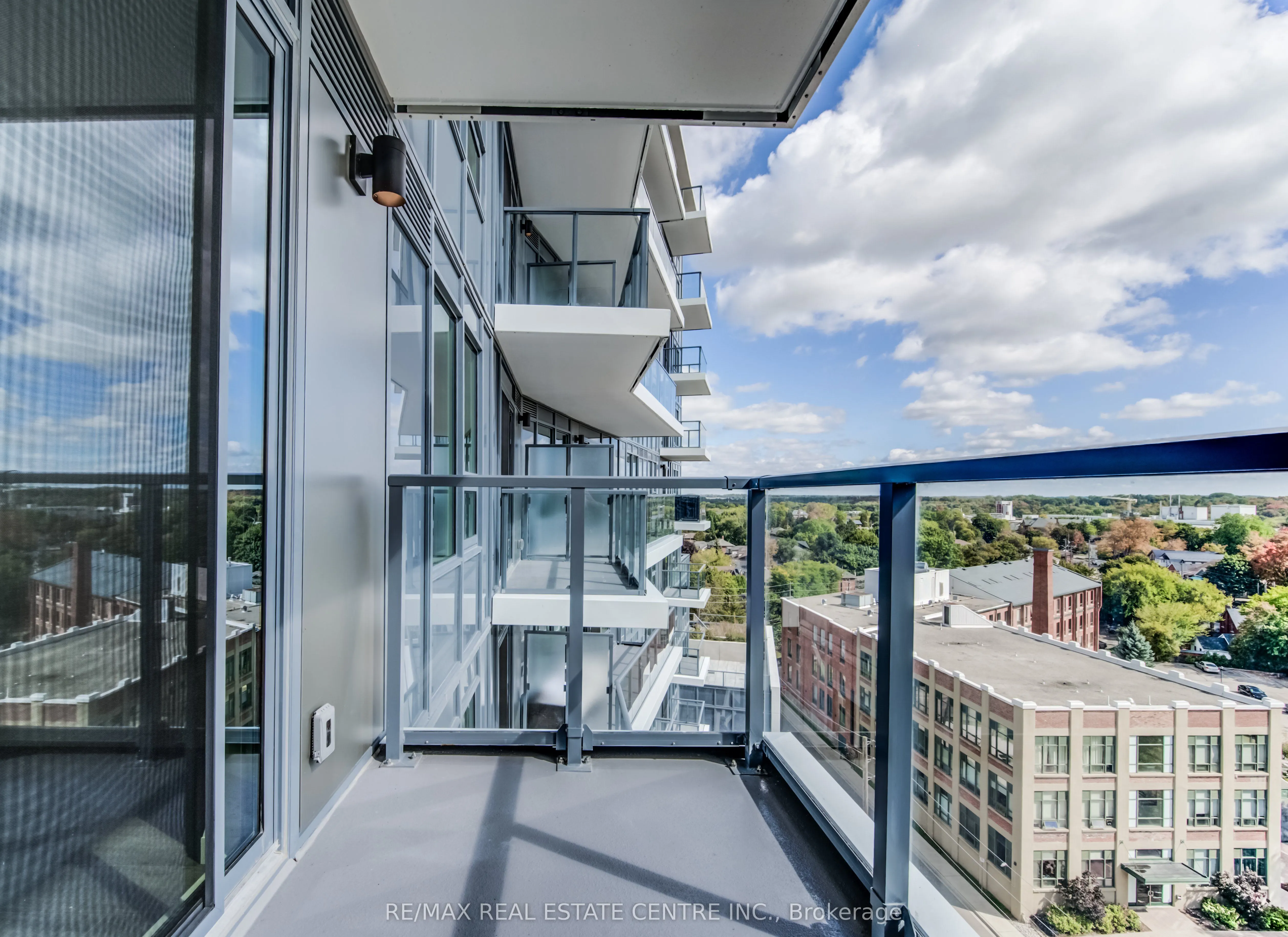 93 Arthur Street S, #1003