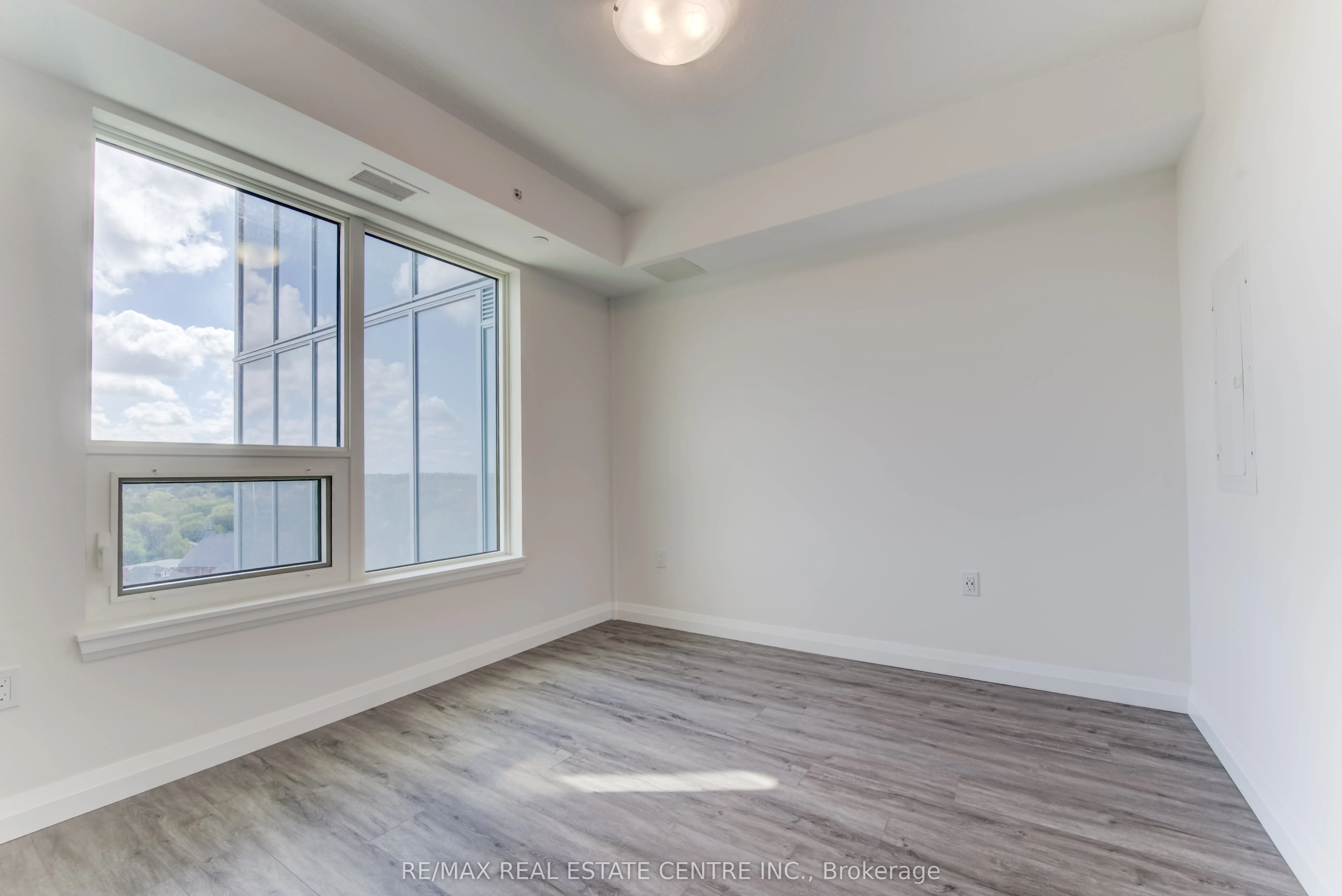 93 Arthur Street S, #1003