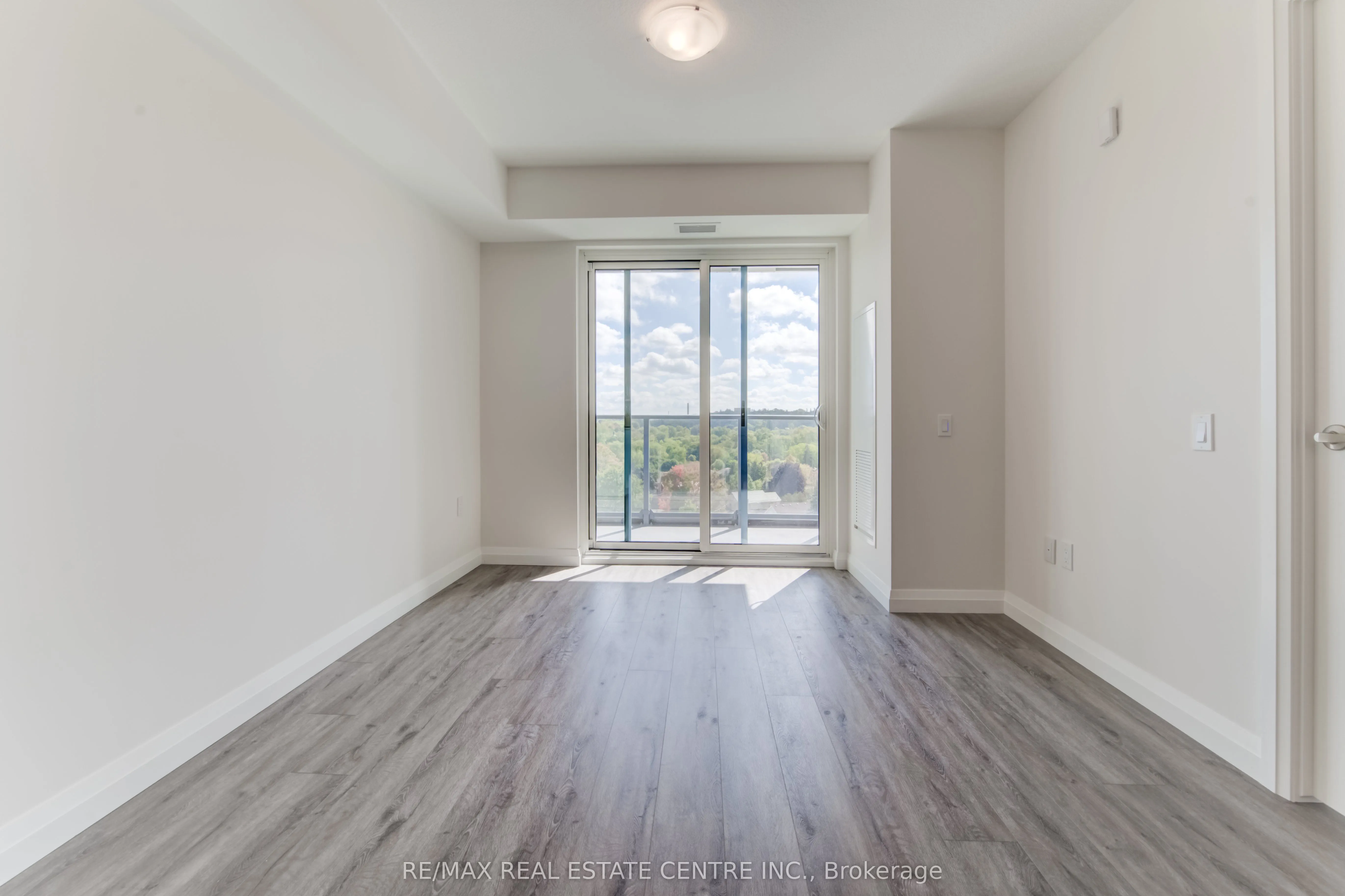 93 Arthur Street S, #1003
