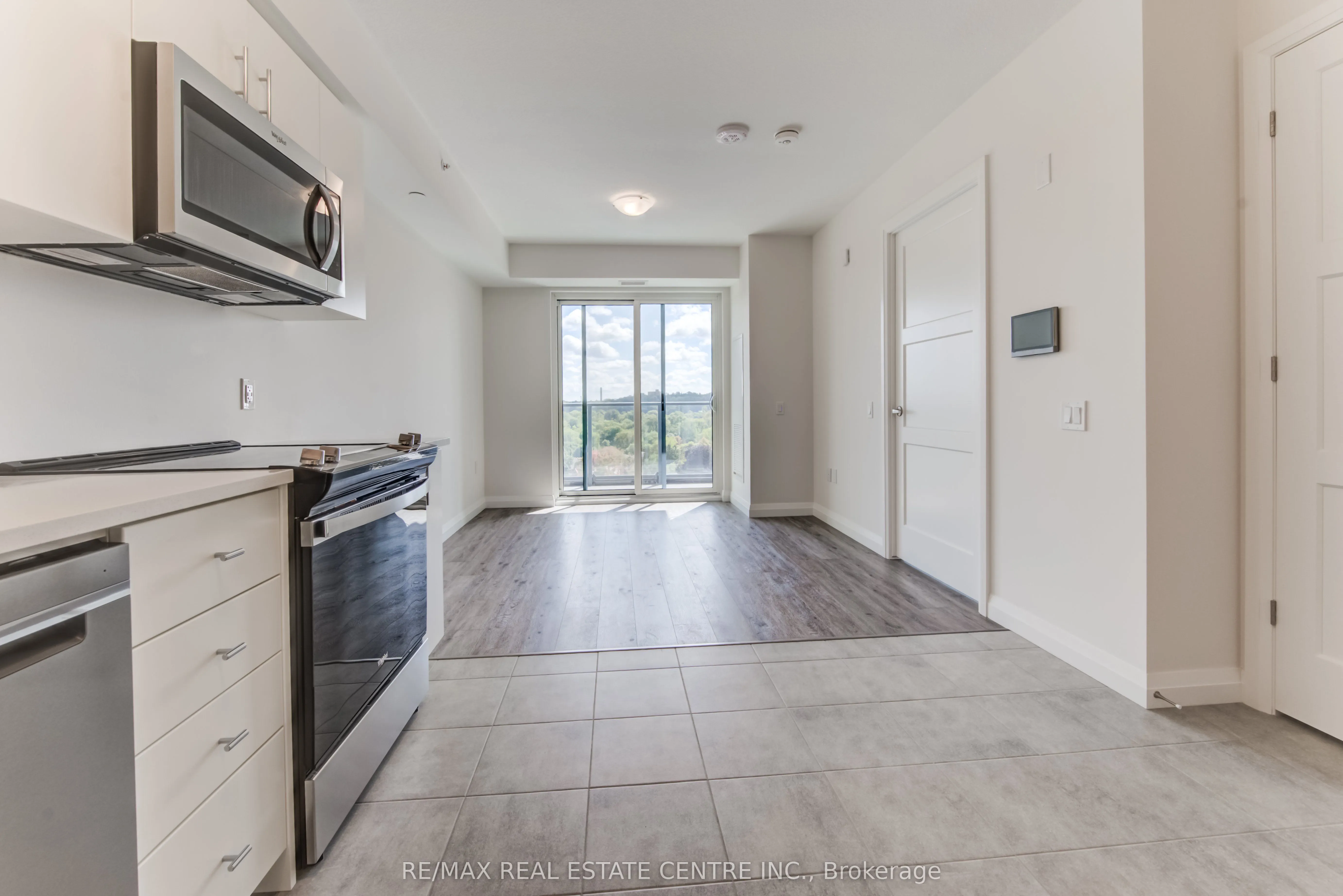 93 Arthur Street S, #1003