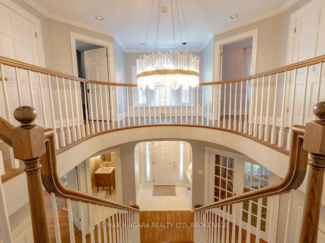 10187 Lakeshore Road W