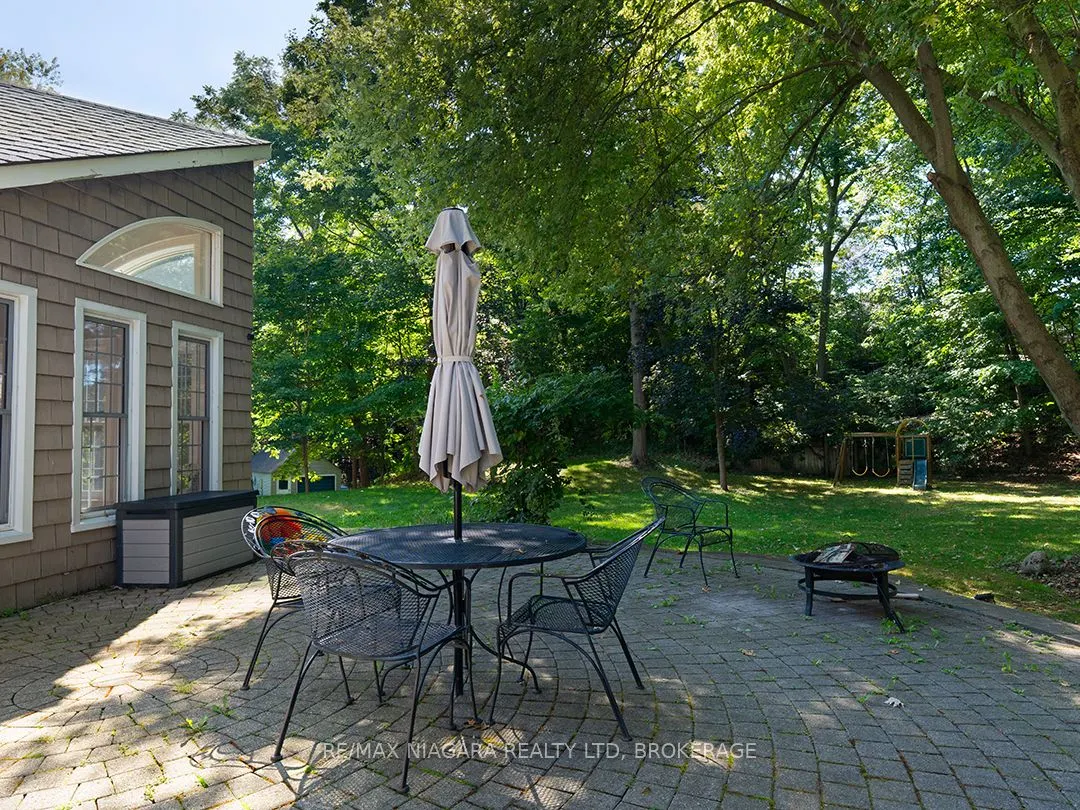 10187 Lakeshore Road W
