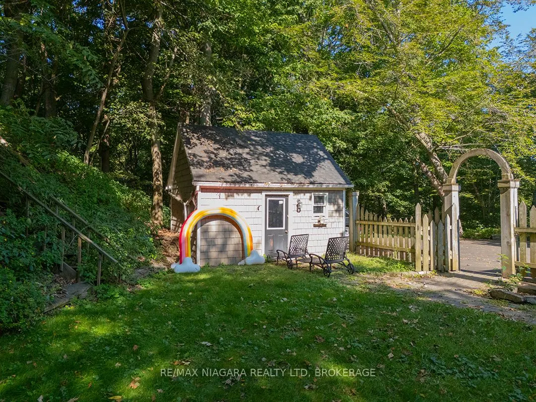 10187 Lakeshore Road W