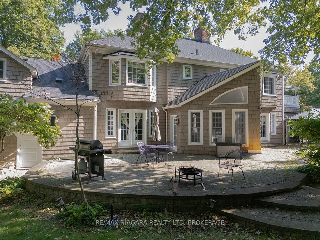10187 Lakeshore Road W