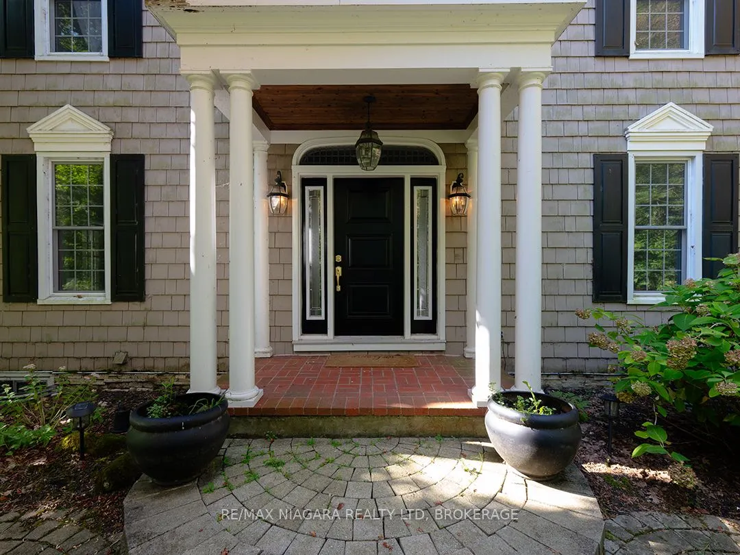 10187 Lakeshore Road W