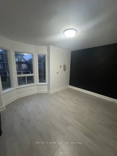 37 Gladstone Avenue
