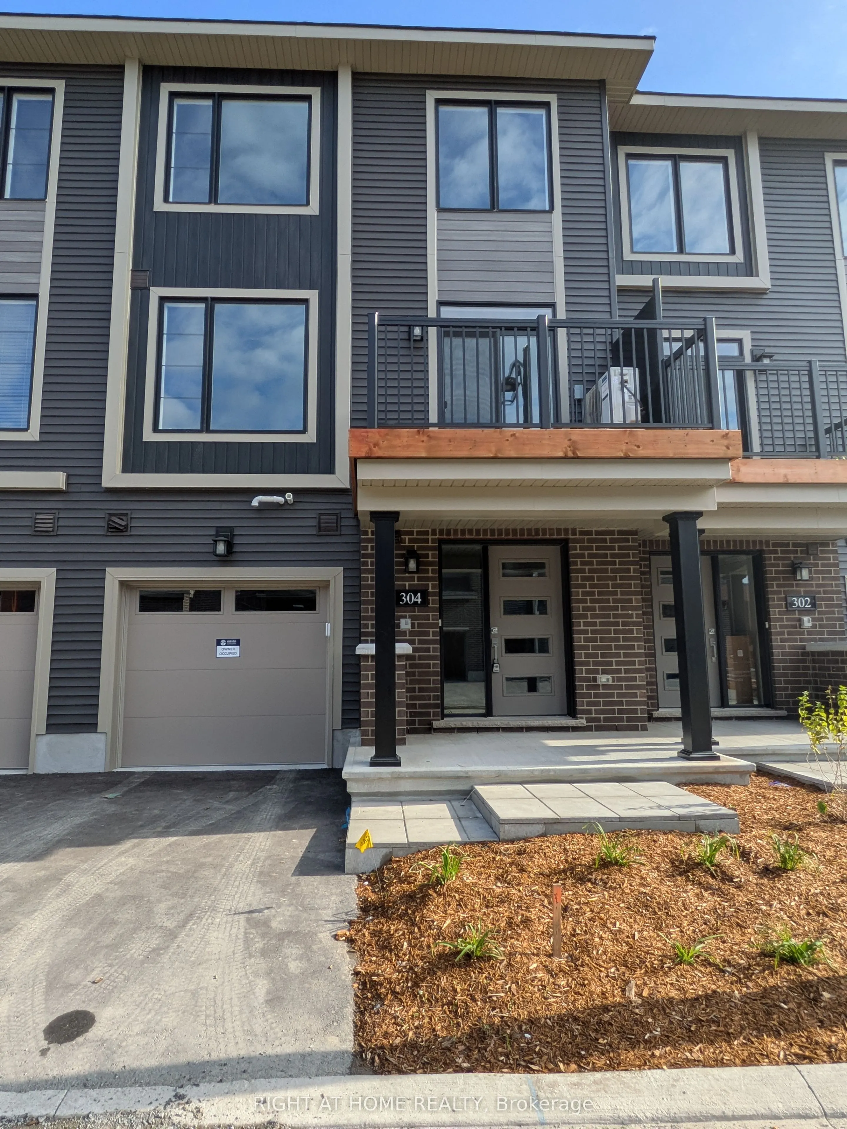 304 Clearpath Private