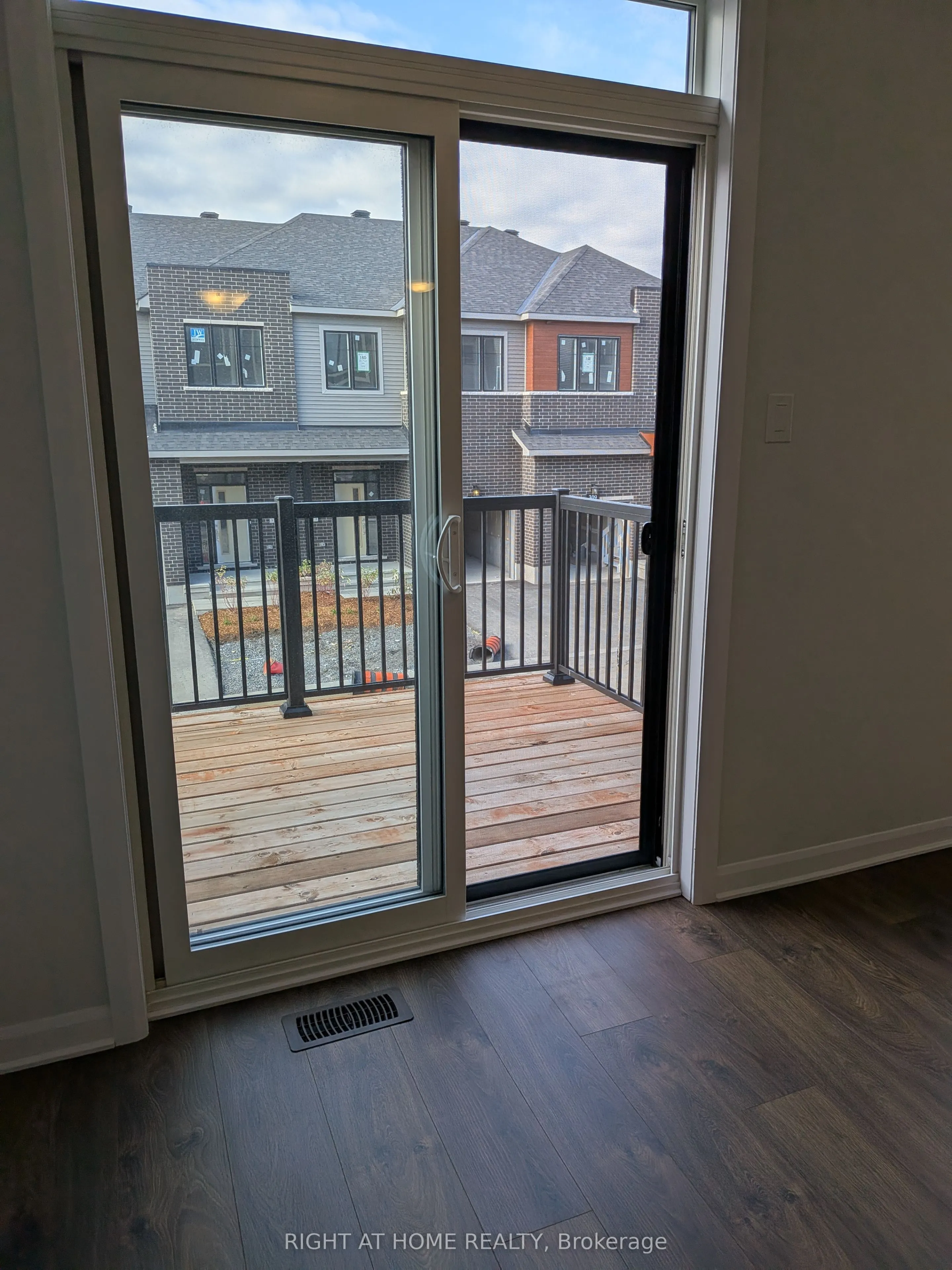 304 Clearpath Private