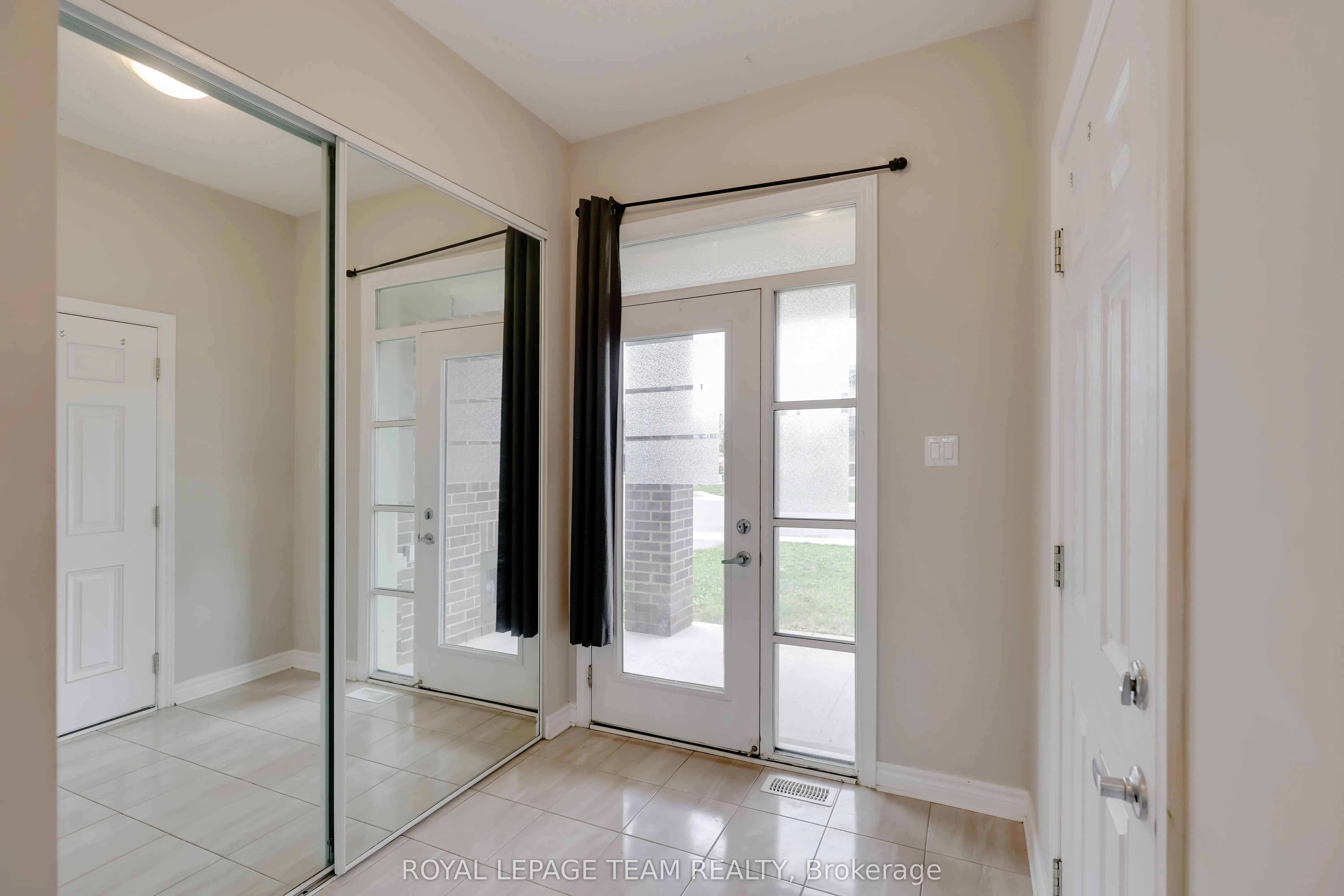 233 Kimpton Drive