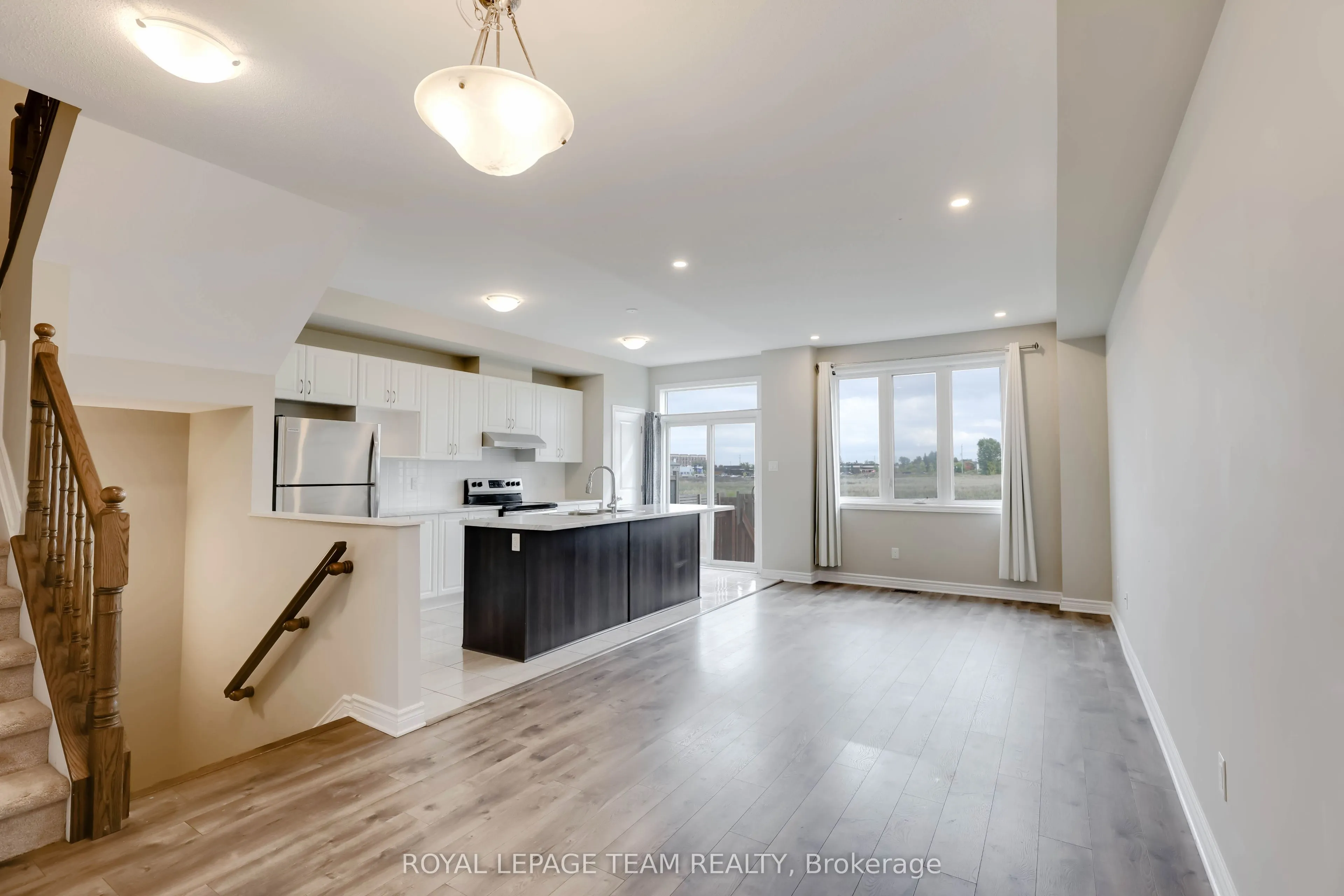 233 Kimpton Drive