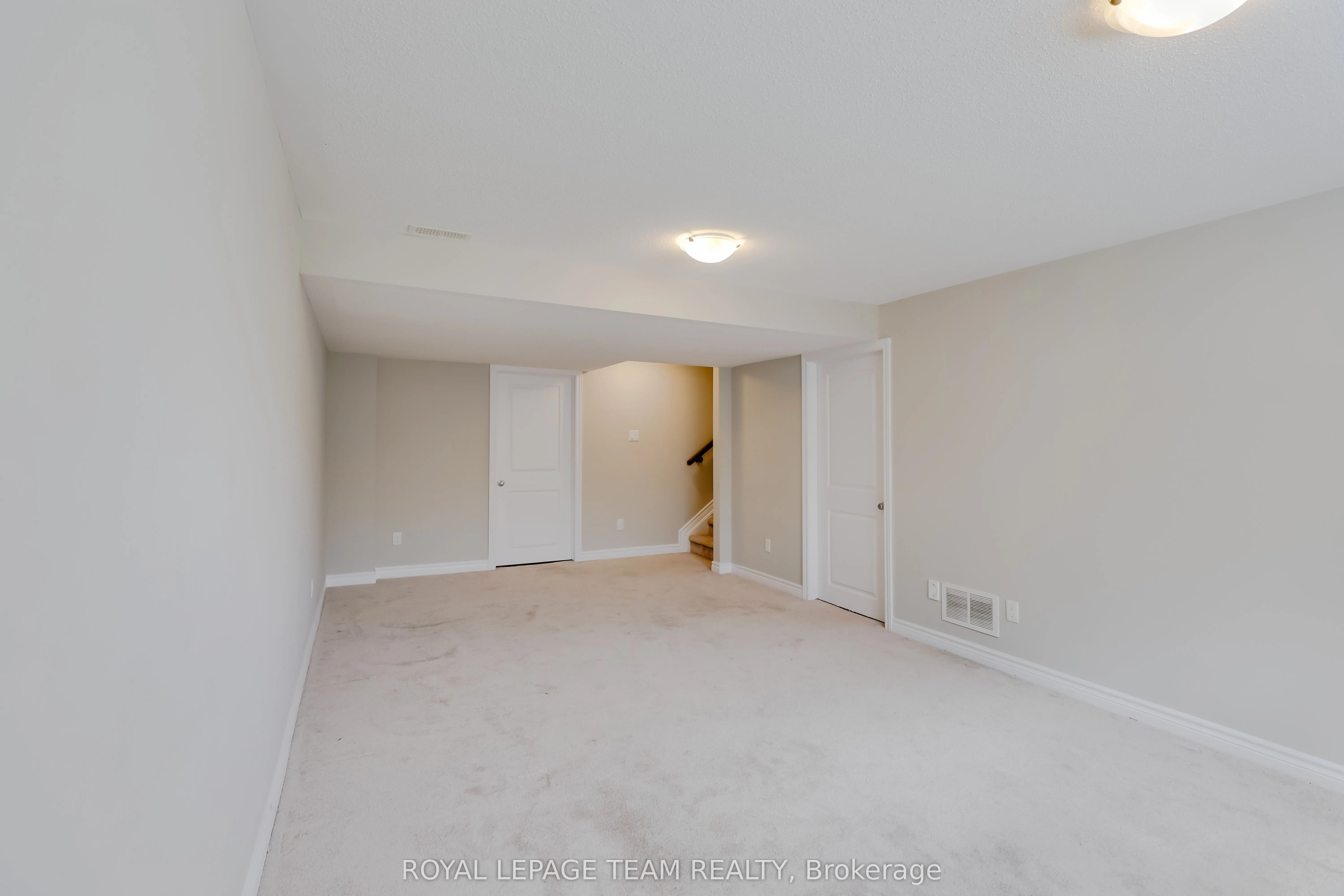 233 Kimpton Drive