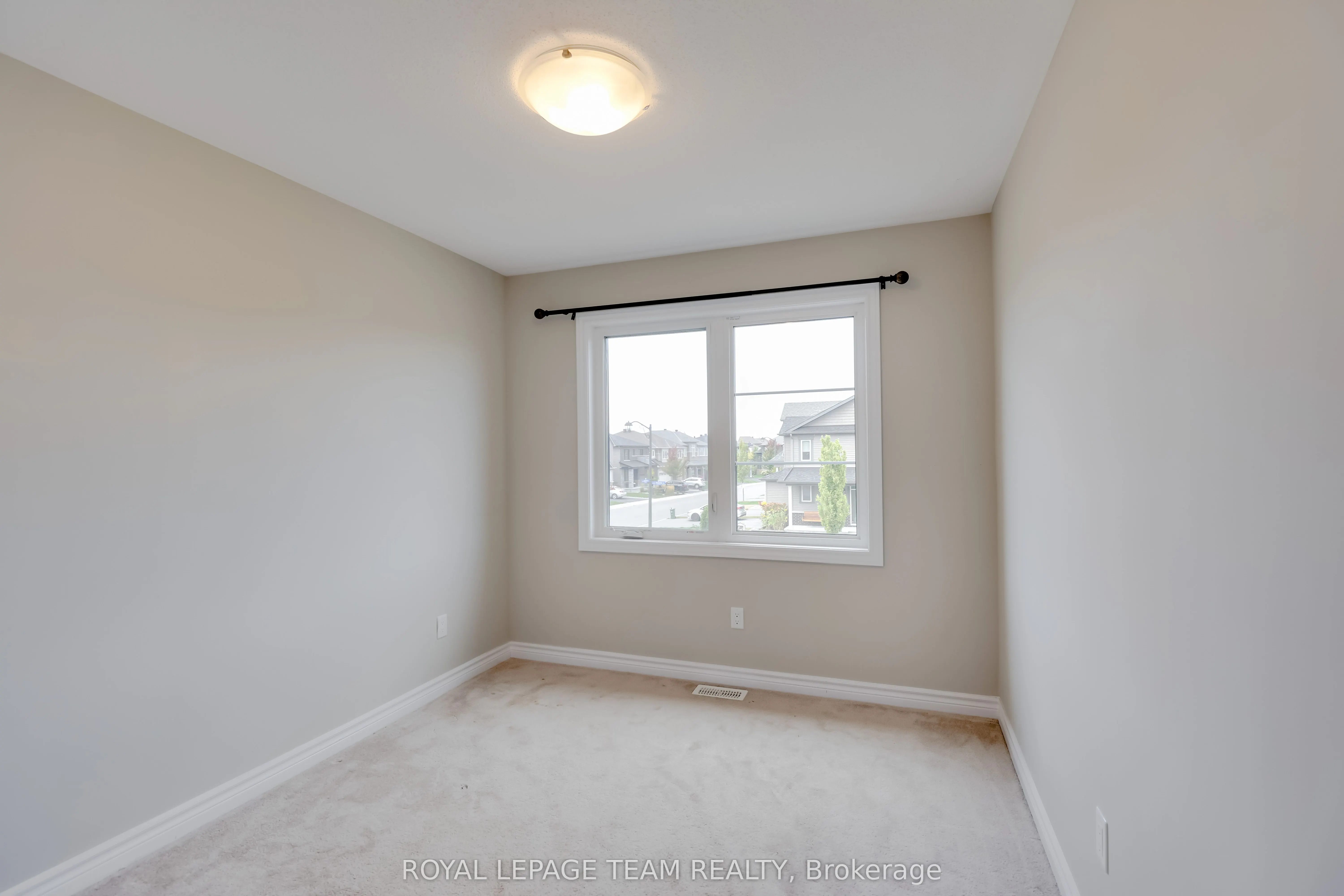233 Kimpton Drive