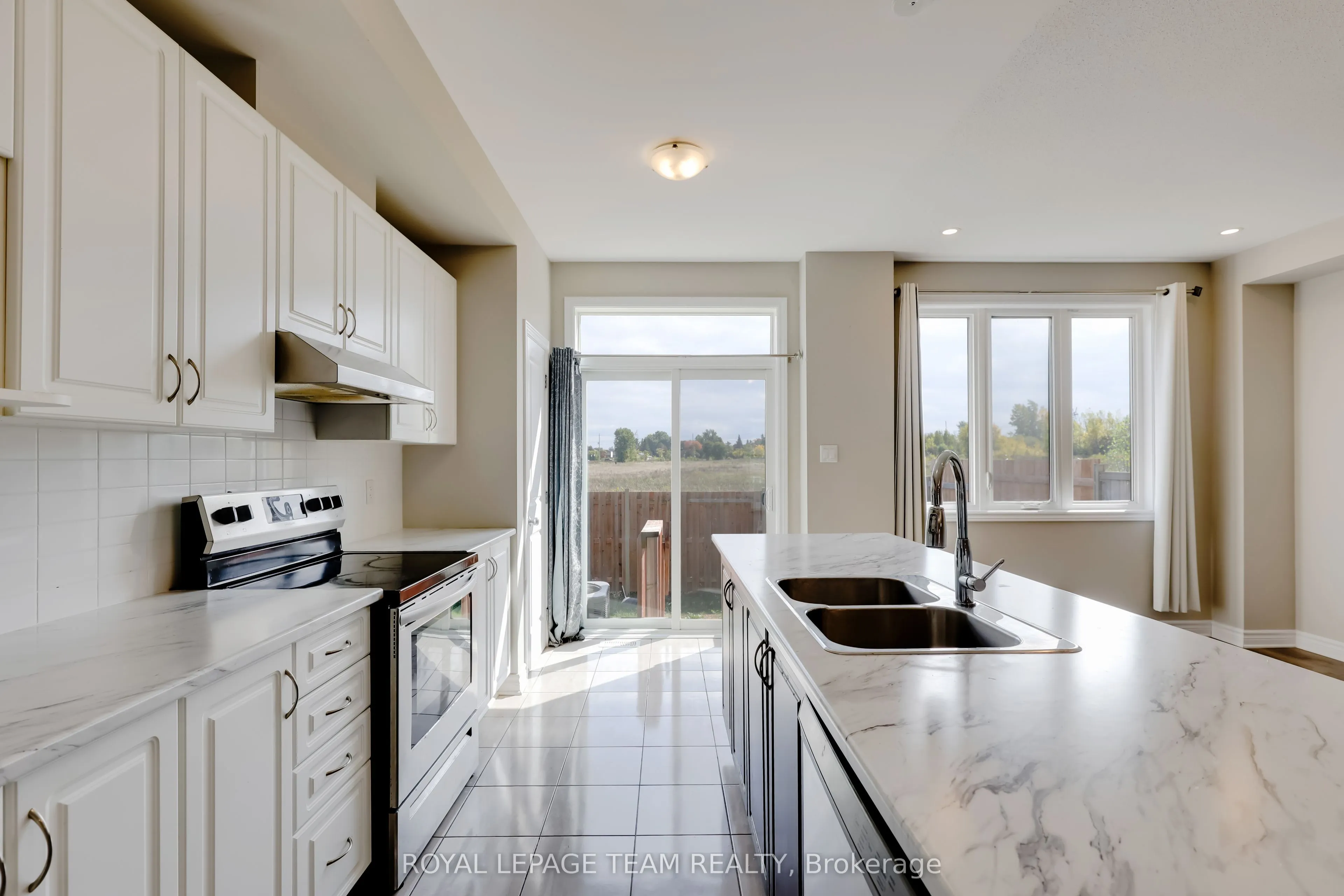 233 Kimpton Drive