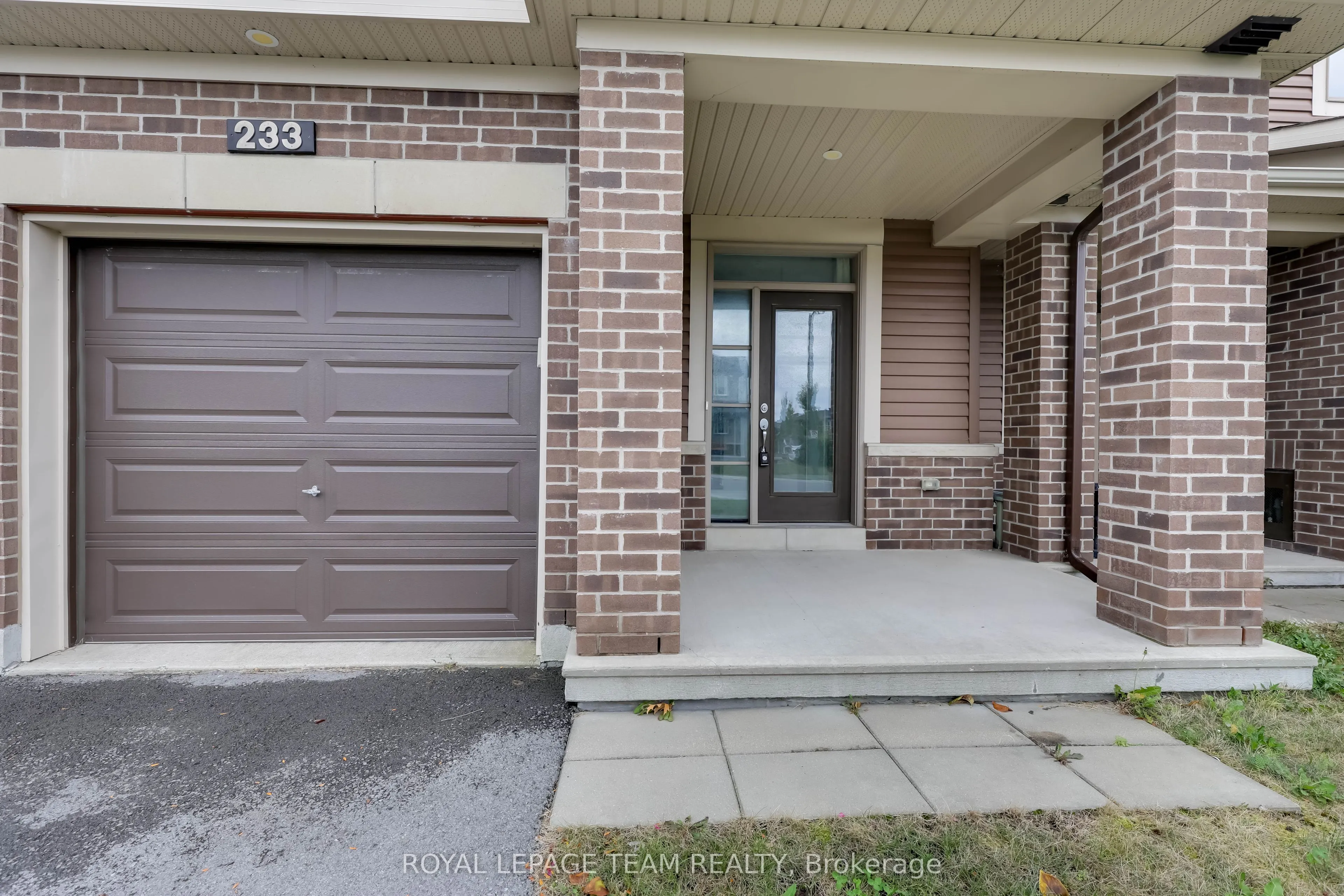 233 Kimpton Drive