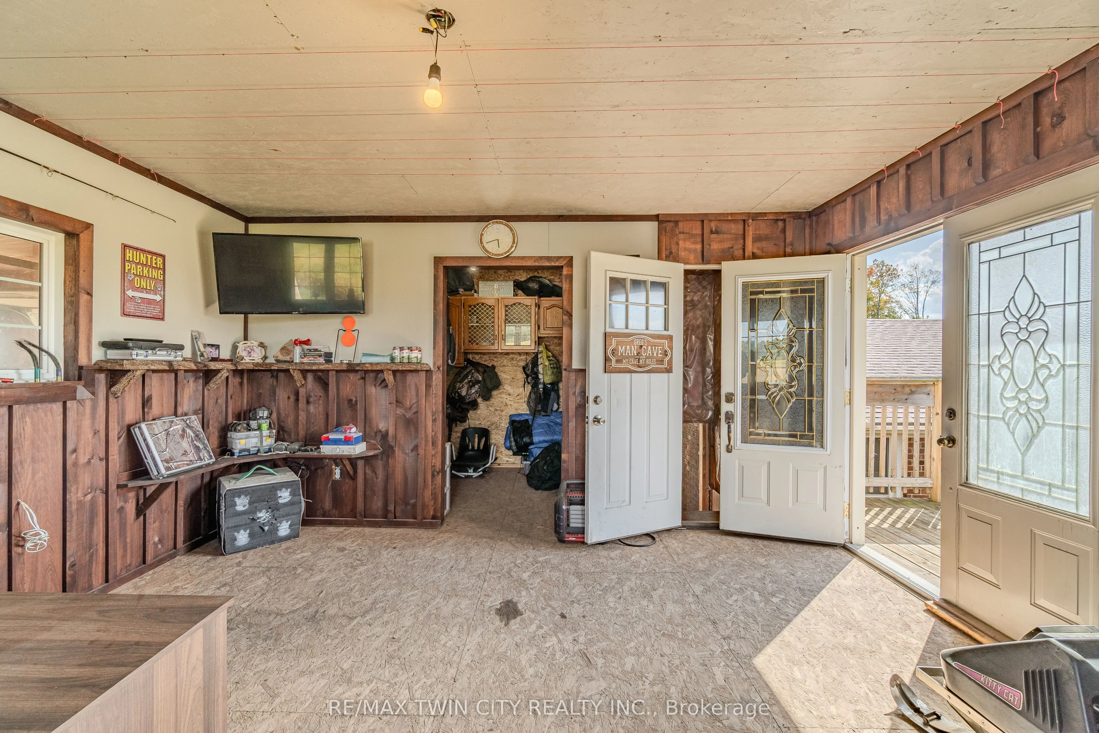 591 Governors Road E