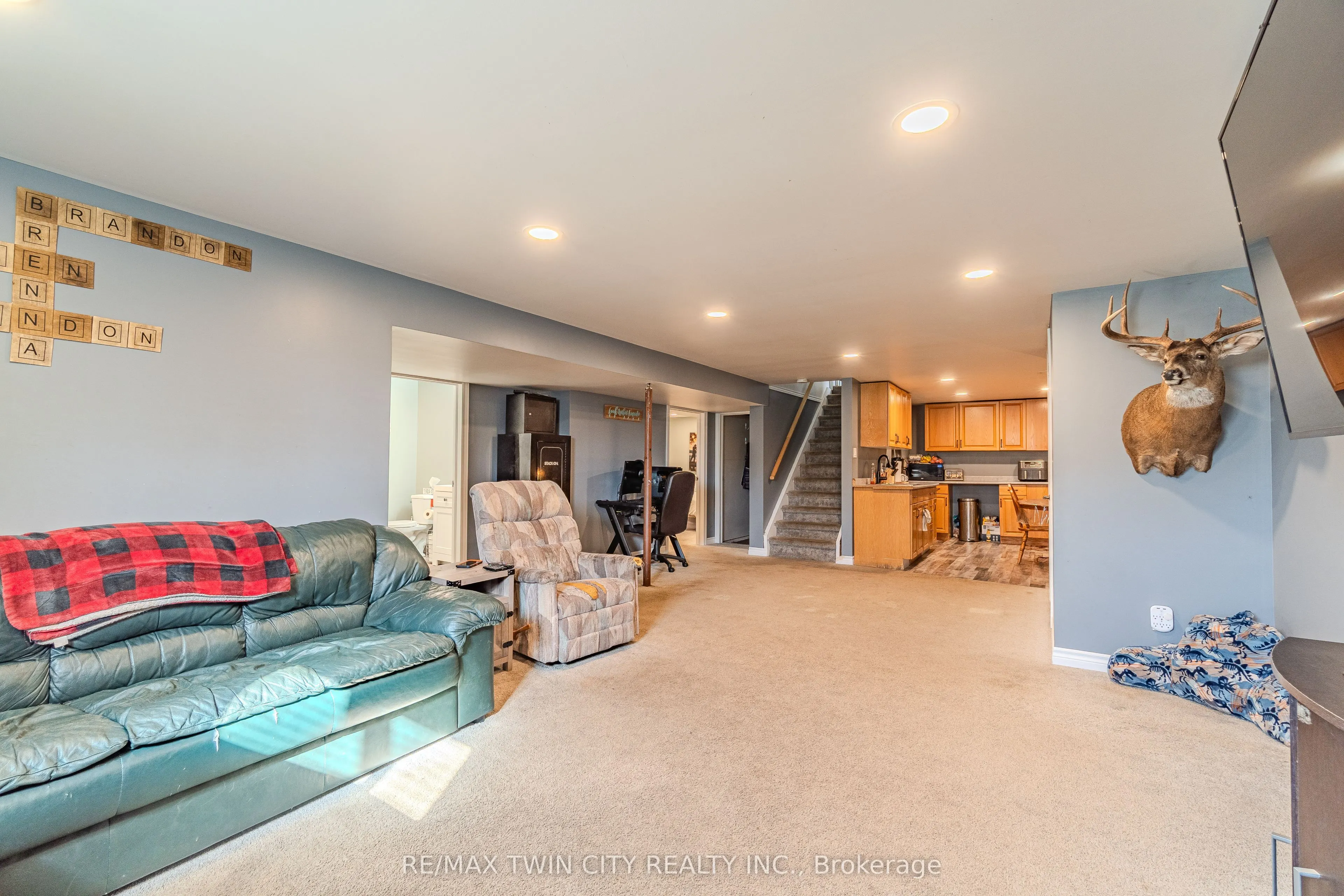 591 Governors Road E