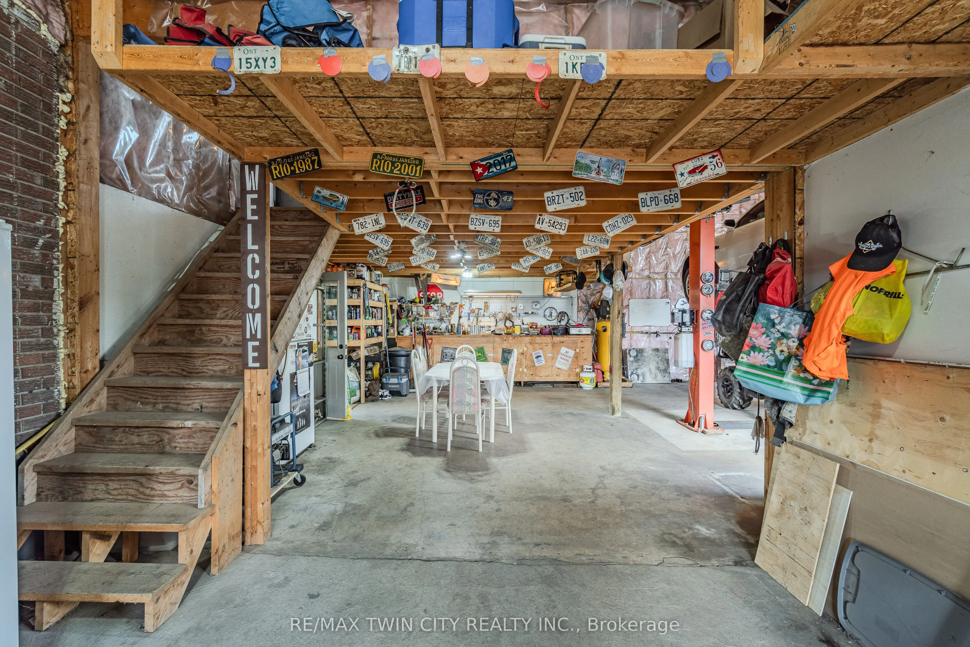 591 Governors Road E