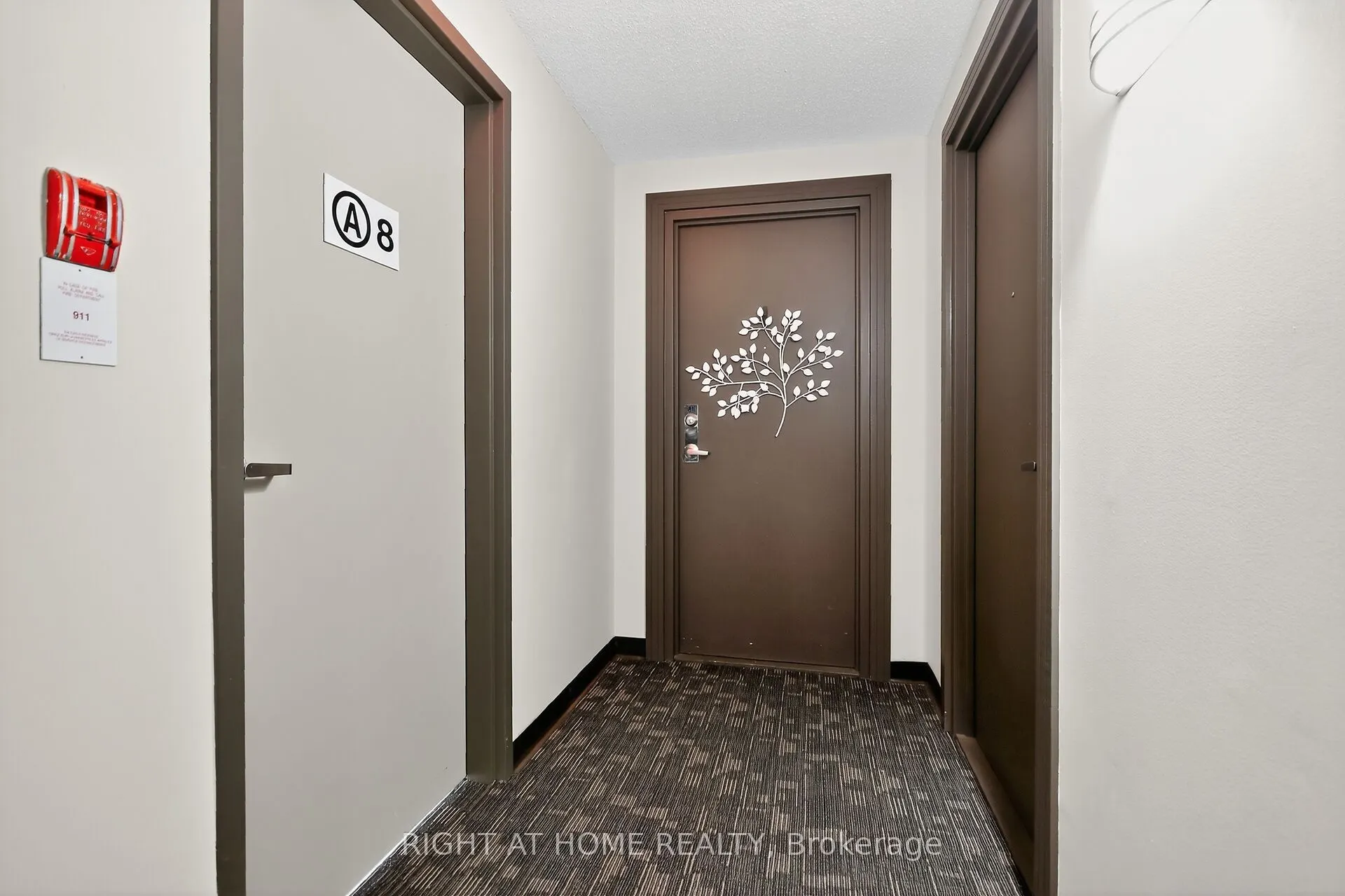 35 Holland Avenue, #811