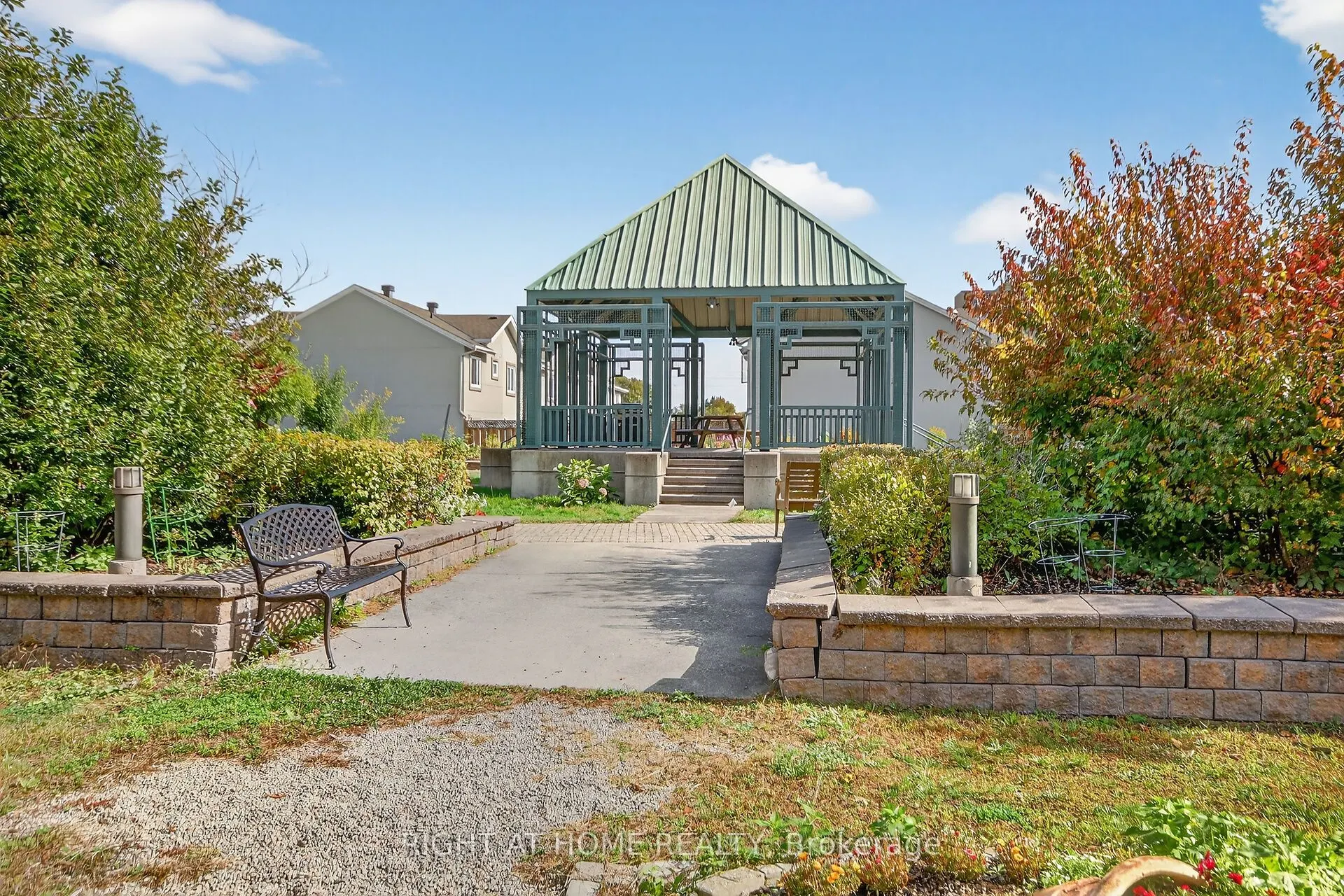 35 Holland Avenue, #811