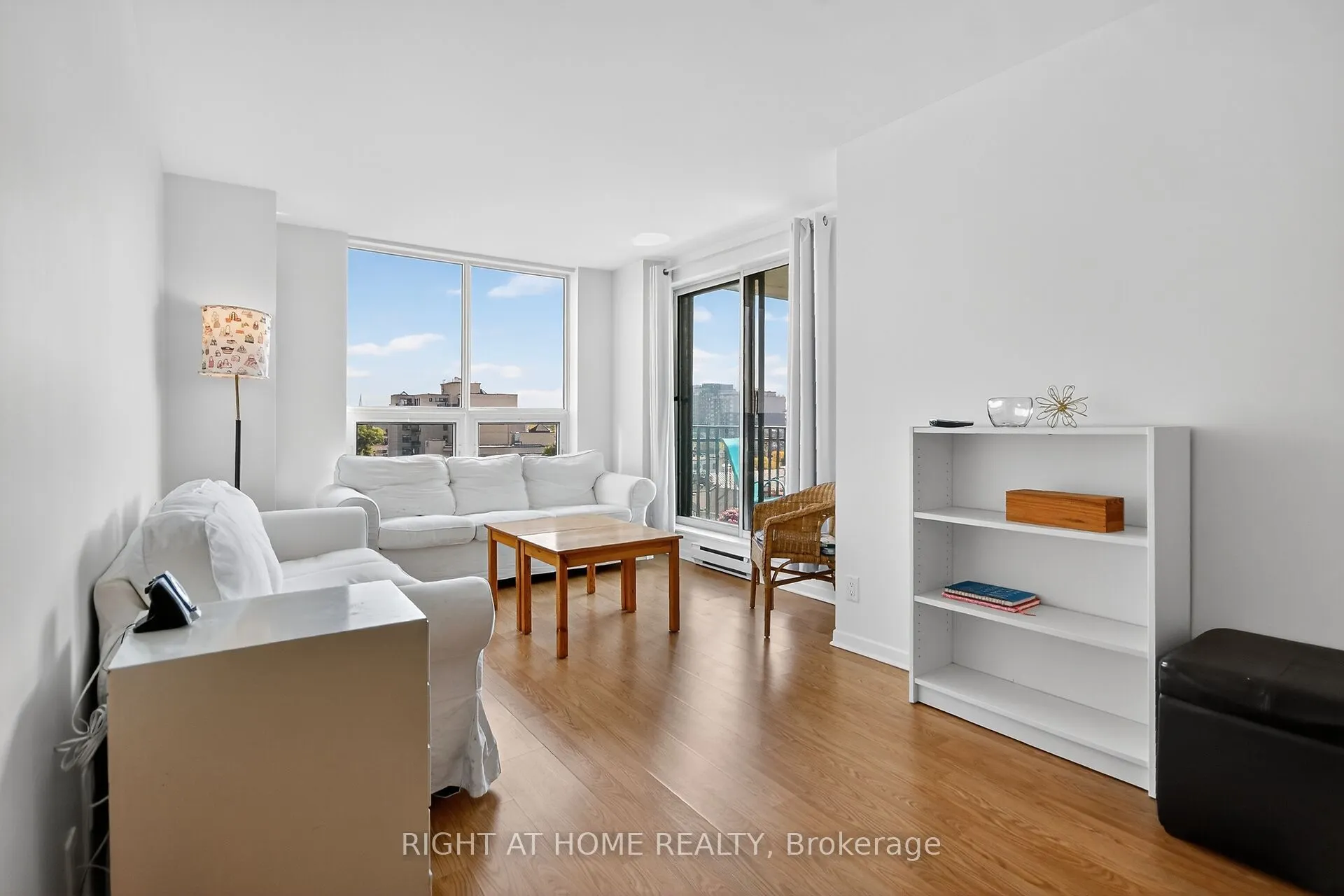 35 Holland Avenue, #811