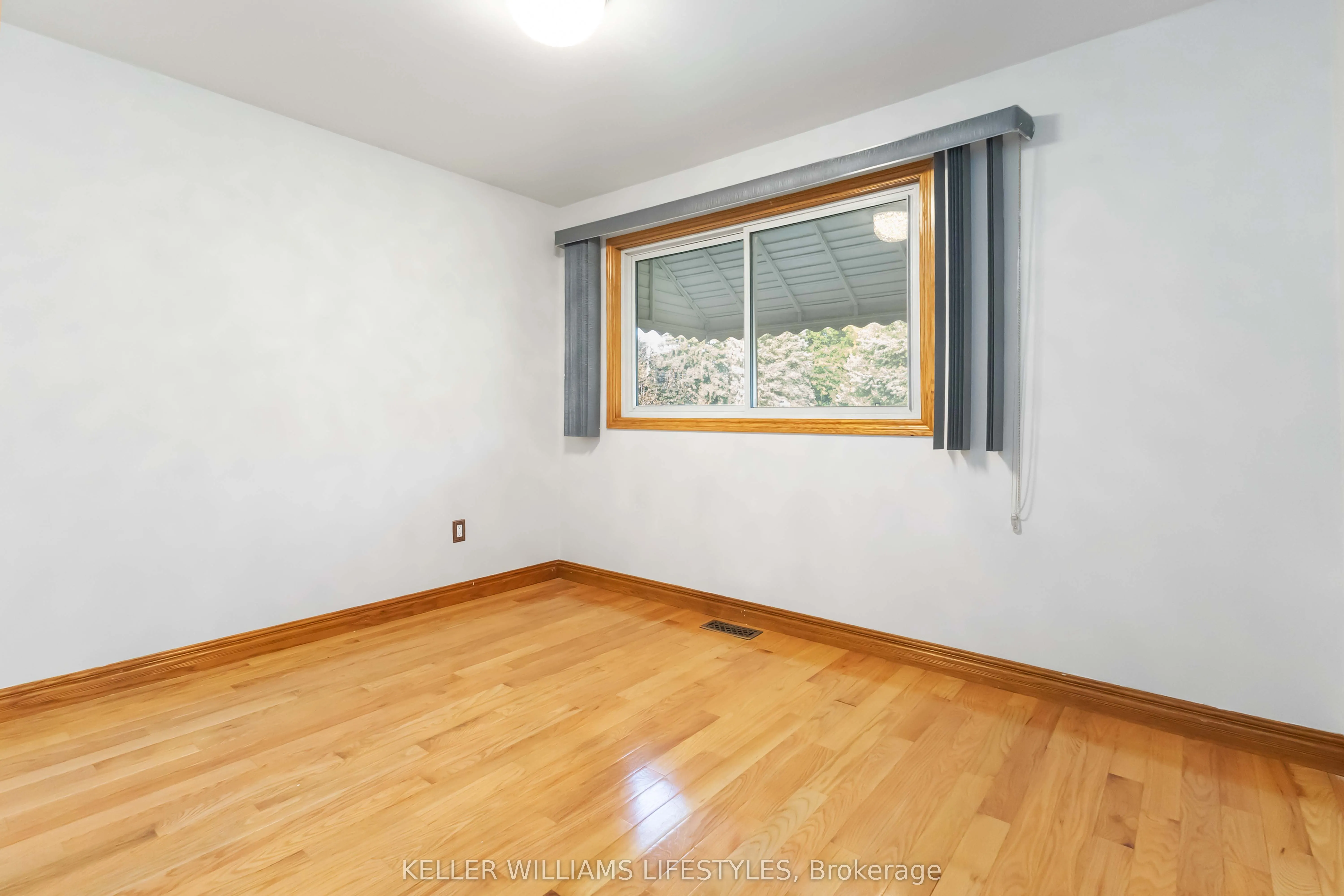 61 Delaware St Street S, #Upper
