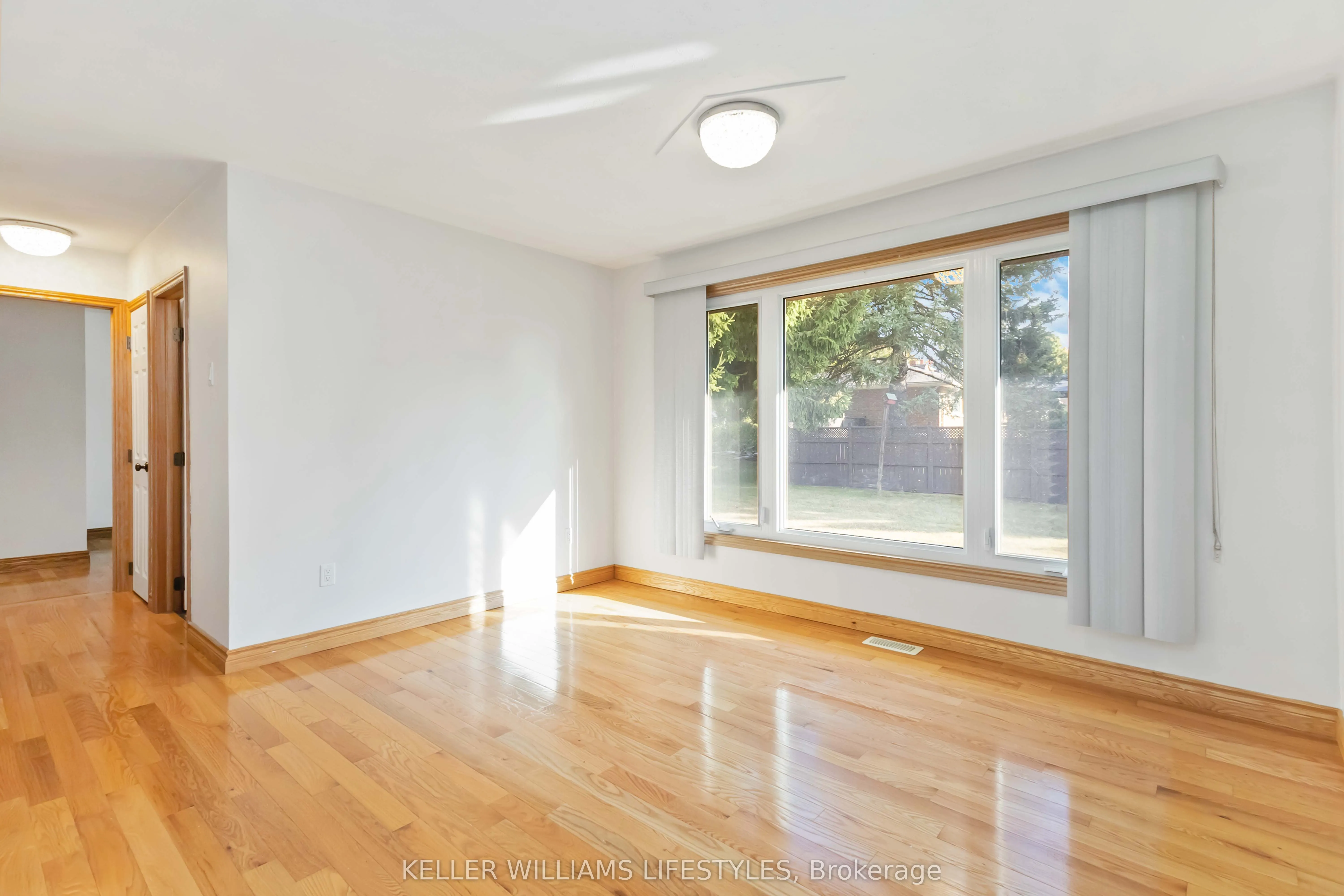 61 Delaware St Street S, #Upper