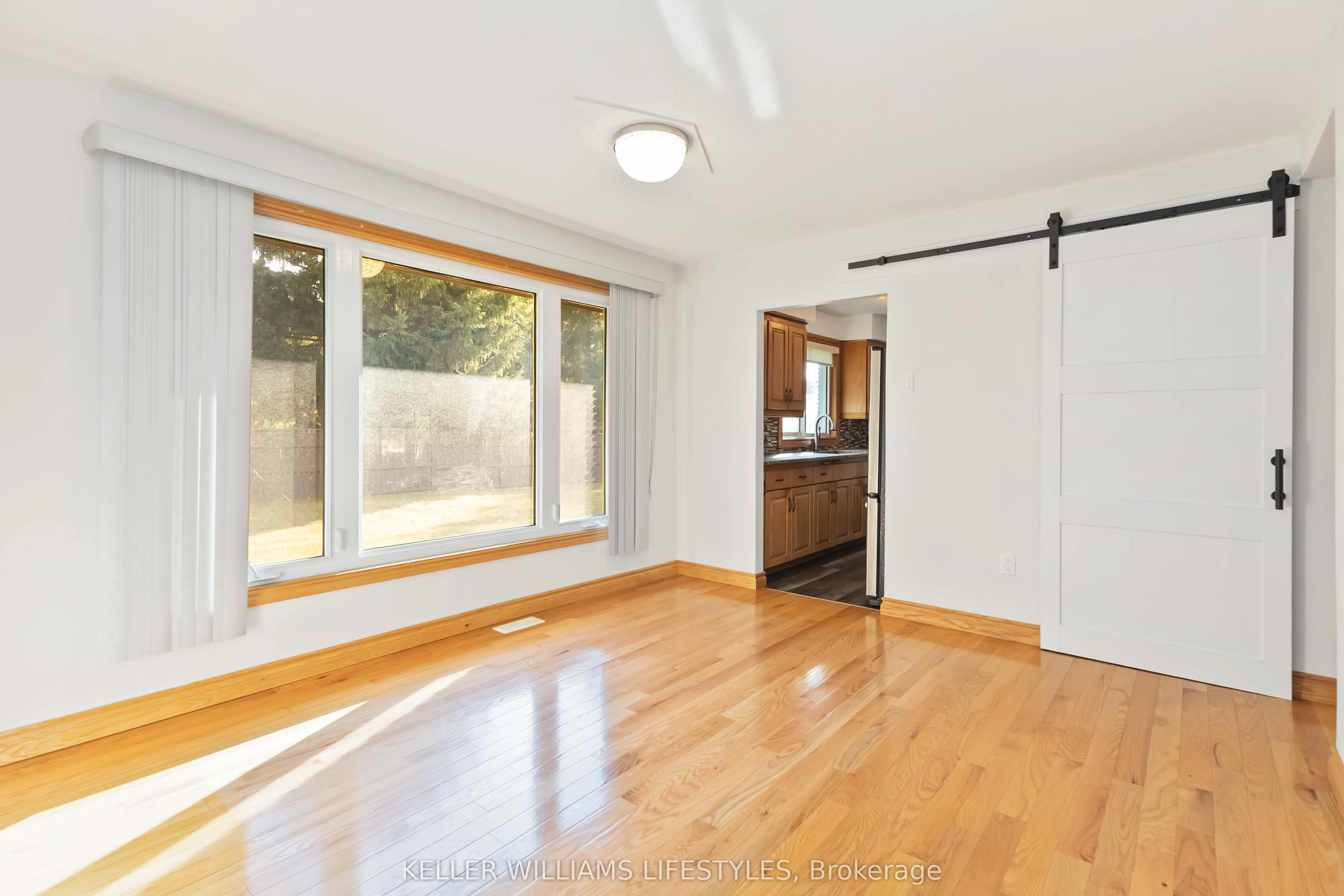 61 Delaware St Street S, #Upper