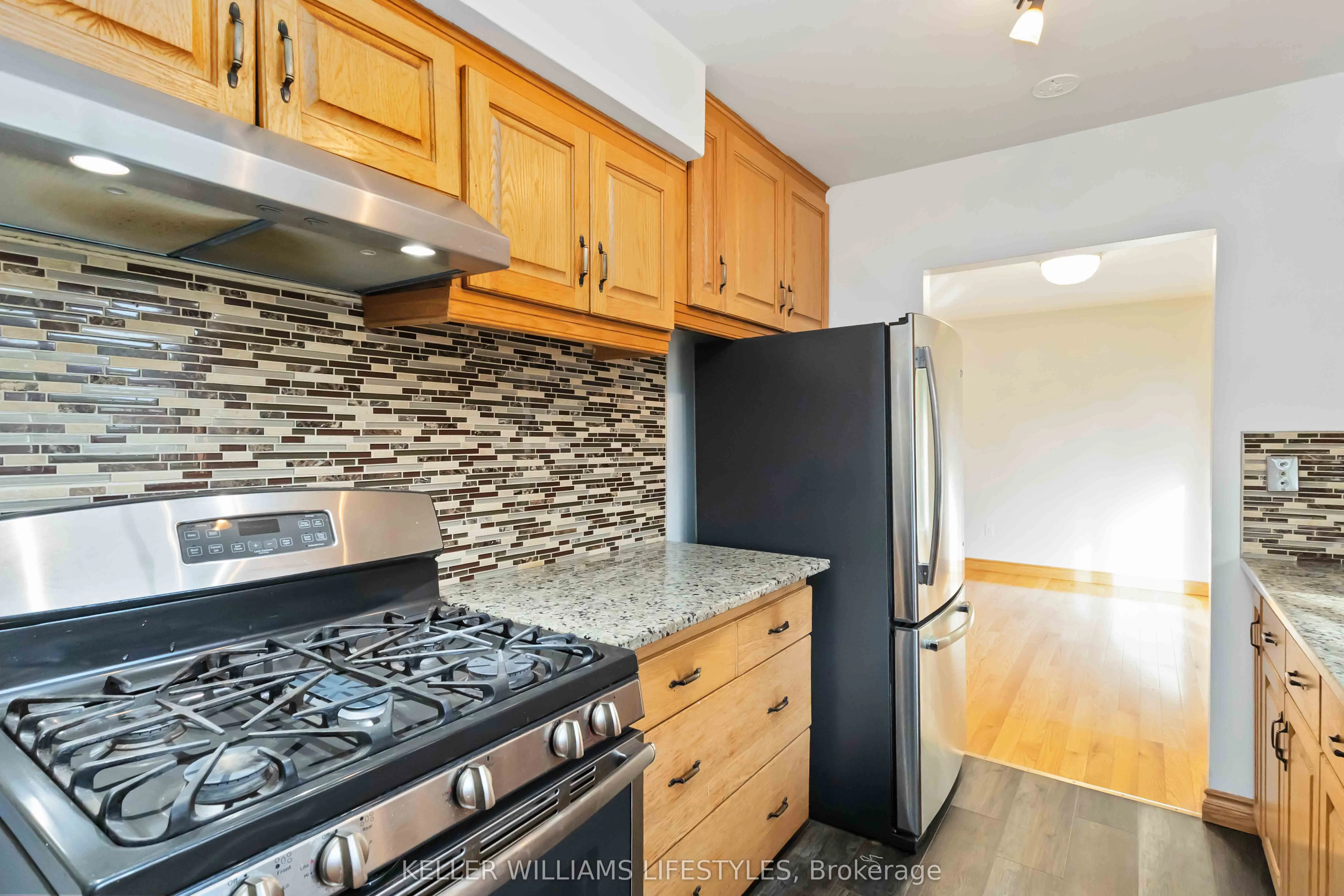 61 Delaware St Street S, #Upper