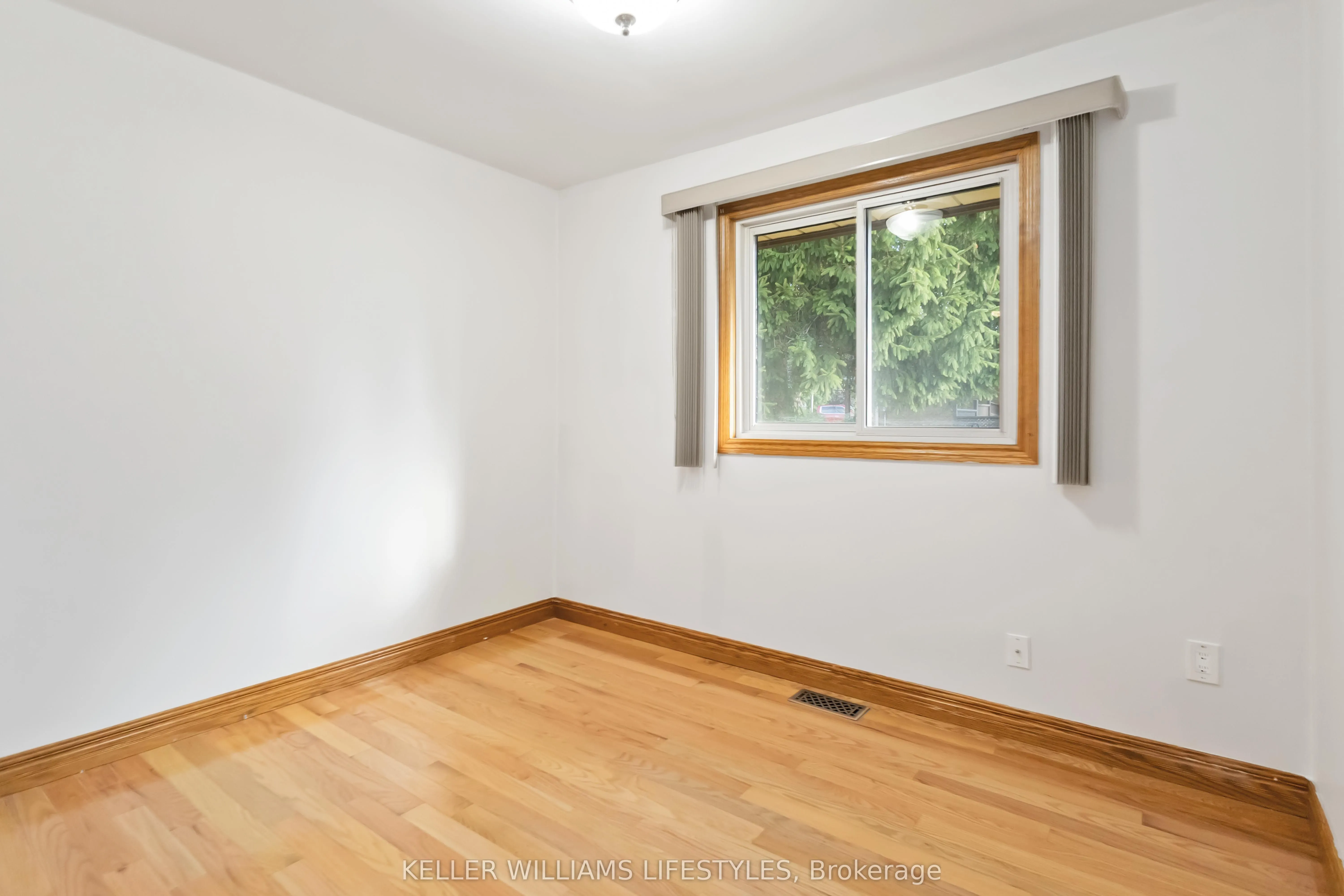 61 Delaware St Street S, #Upper