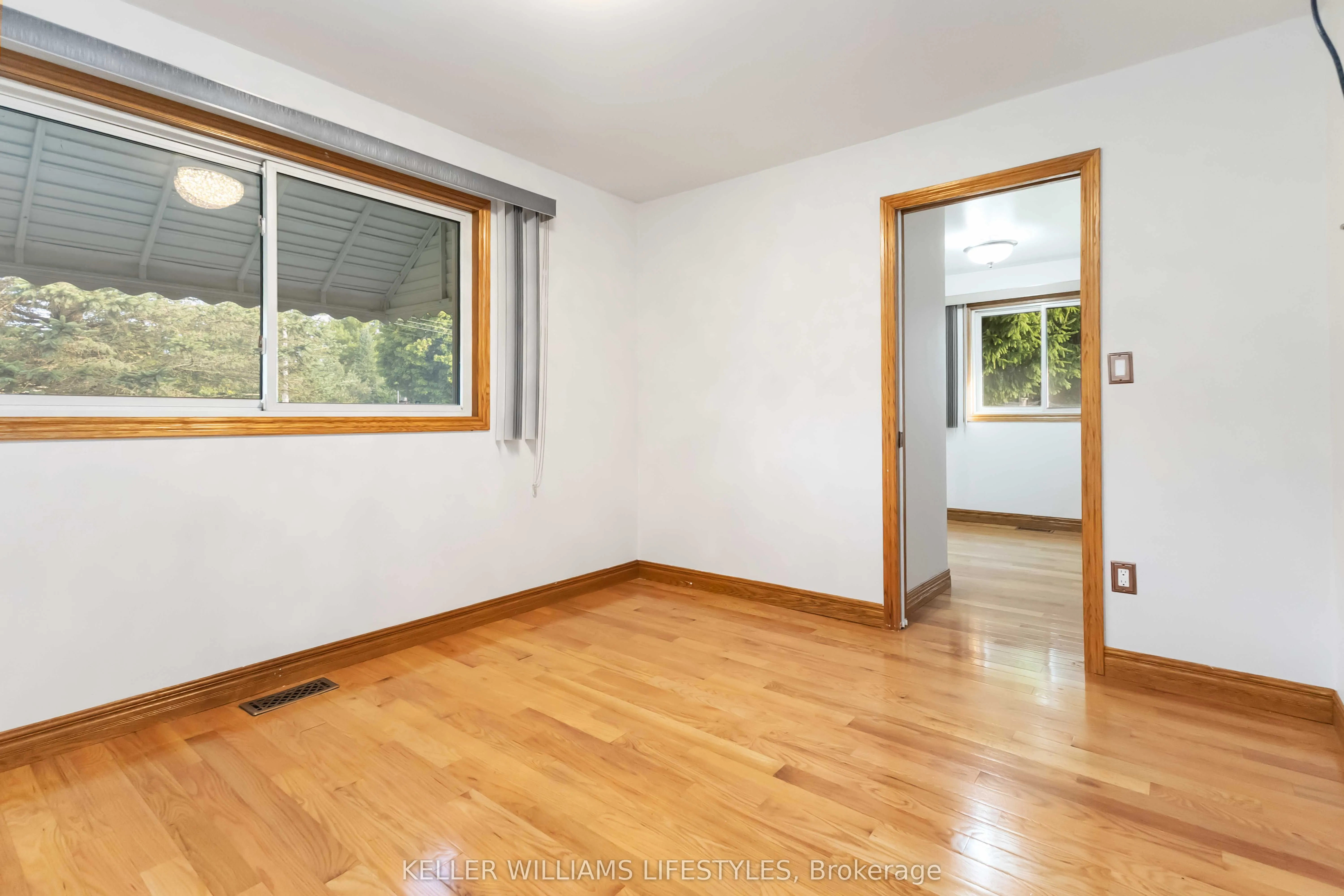 61 Delaware St Street S, #Upper